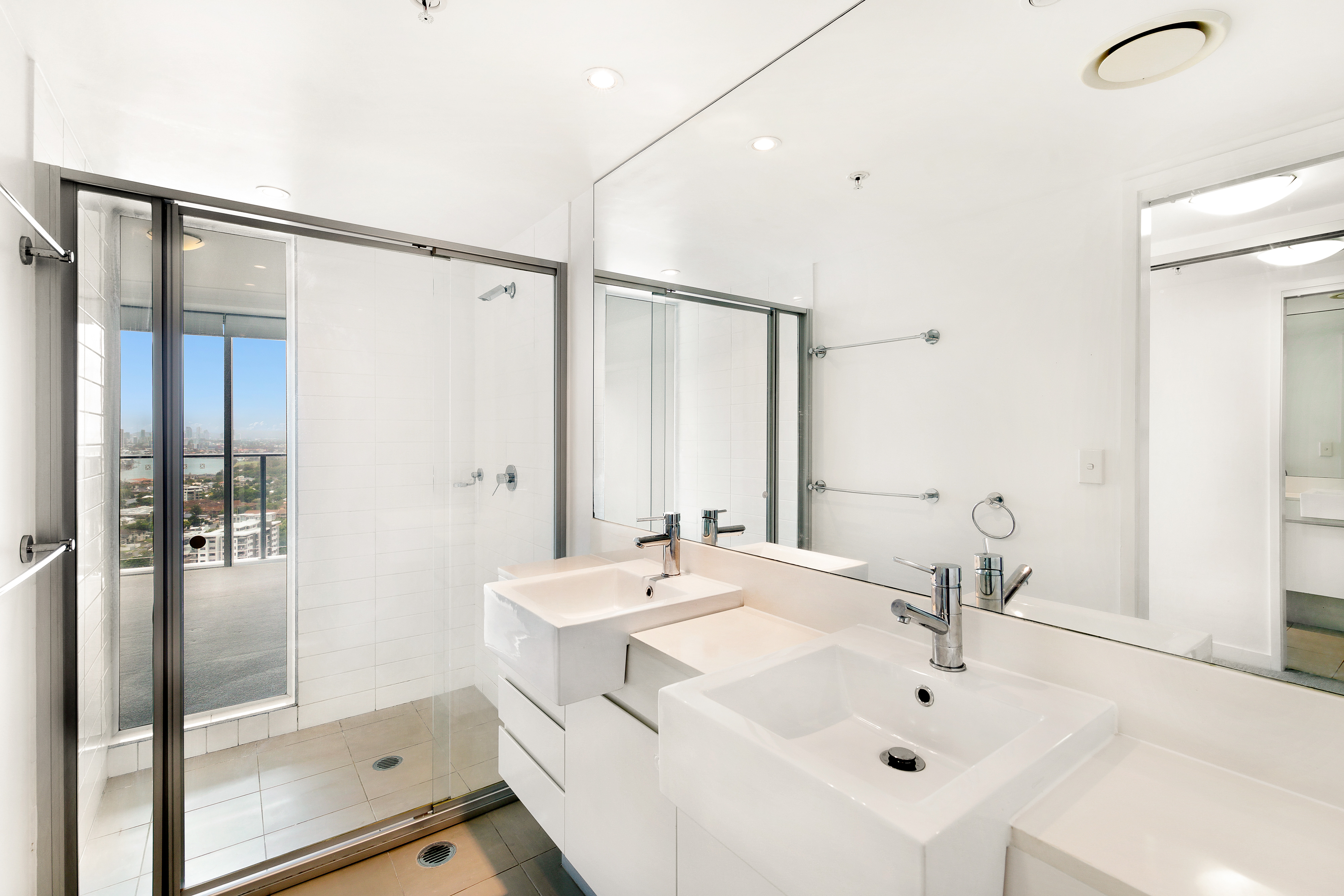 32205/9 Lawson Street, SOUTHPORT, QLD 4215, Southport - Thumbnail 6