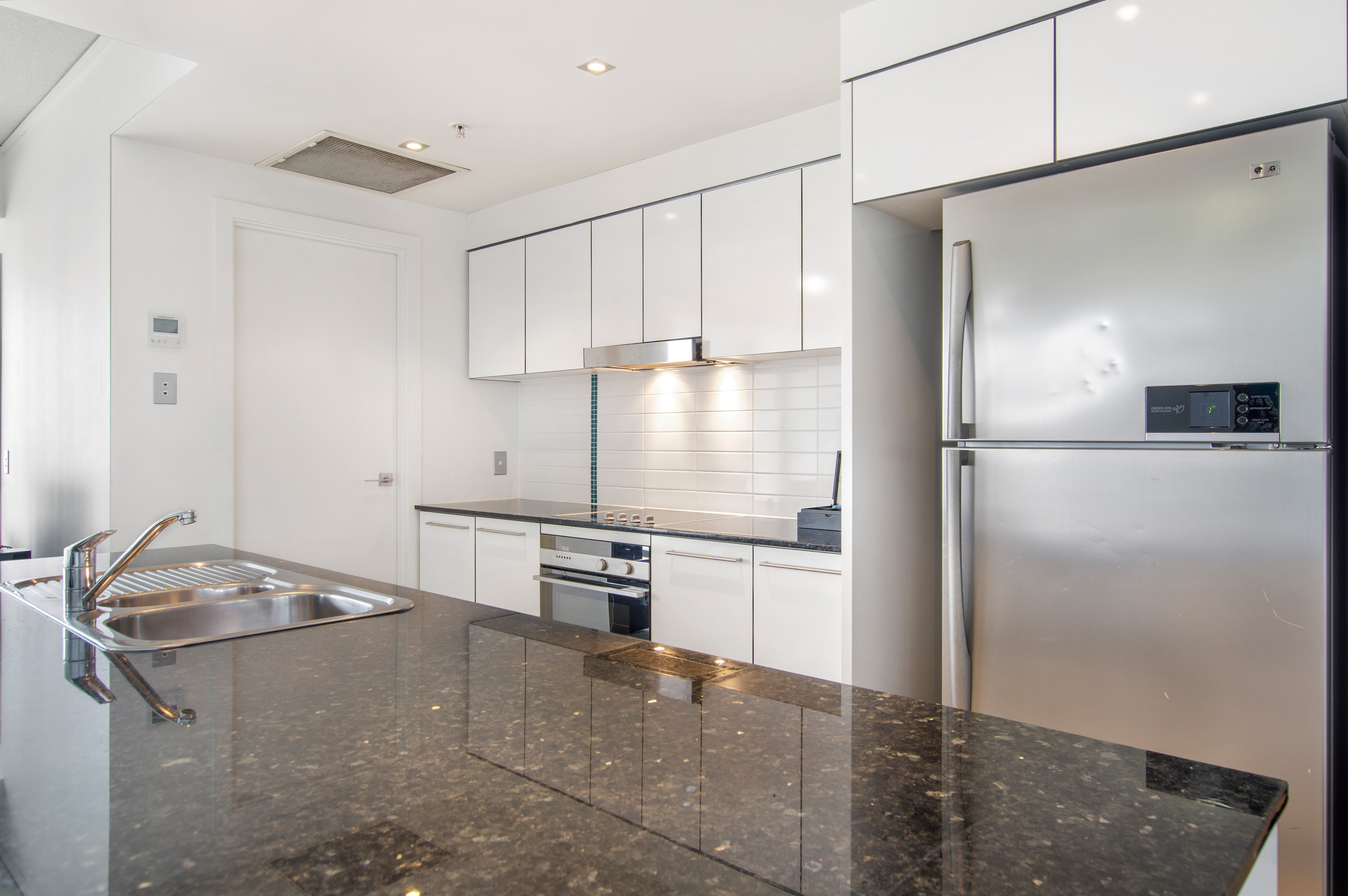 2502/22 'Mantra Sierra Grand' Surf Parade, BROADBEACH, QLD 4218, Broadbeach - Thumbnail 5