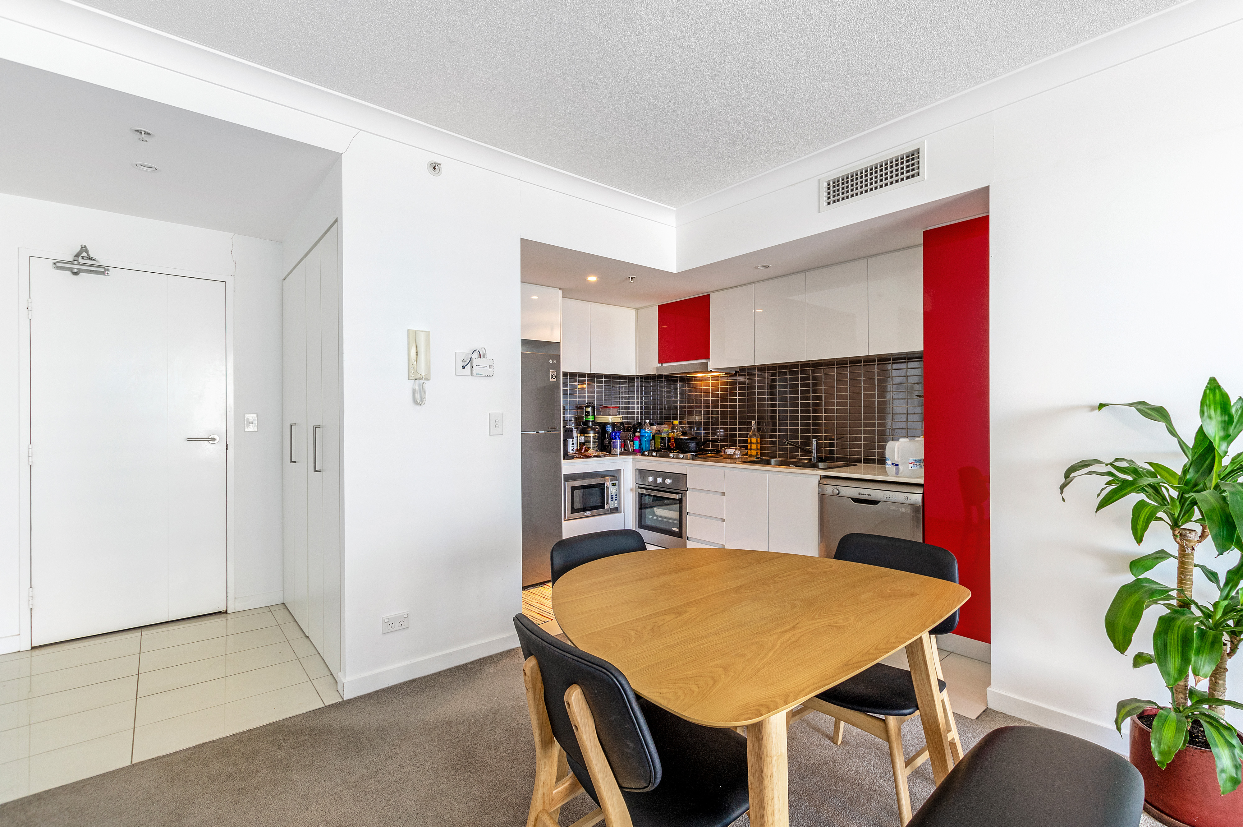 22602/5 Lawson Street, SOUTHPORT, QLD 4215, Southport - Thumbnail 7