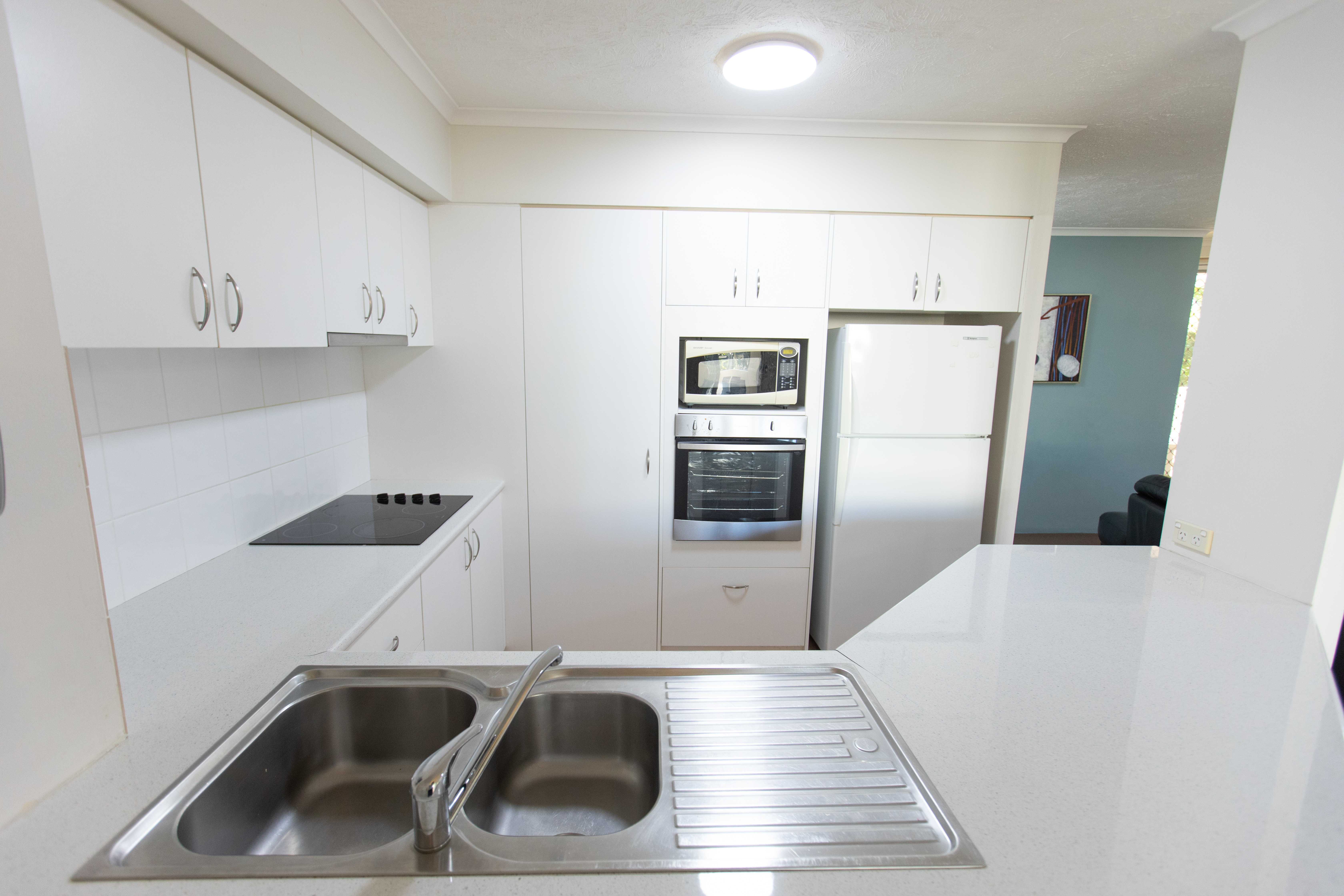 55/10-16 Alexandra Avenue, MERMAID BEACH, QLD 4218, Mermaid Beach - Thumbnail 3