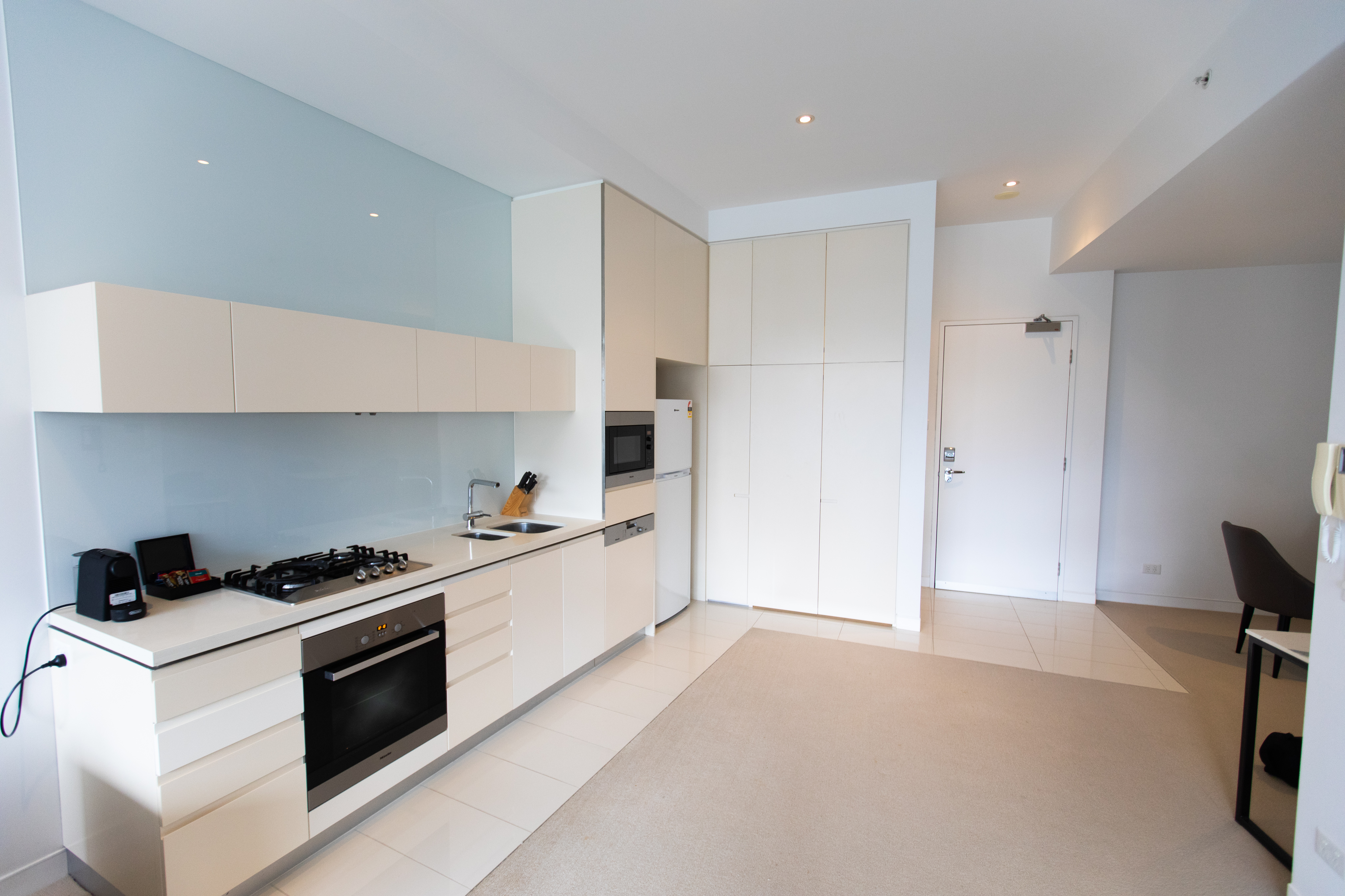 20303/21 Elizabeth Avenue, BROADBEACH, QLD 4218, Broadbeach - Thumbnail 6