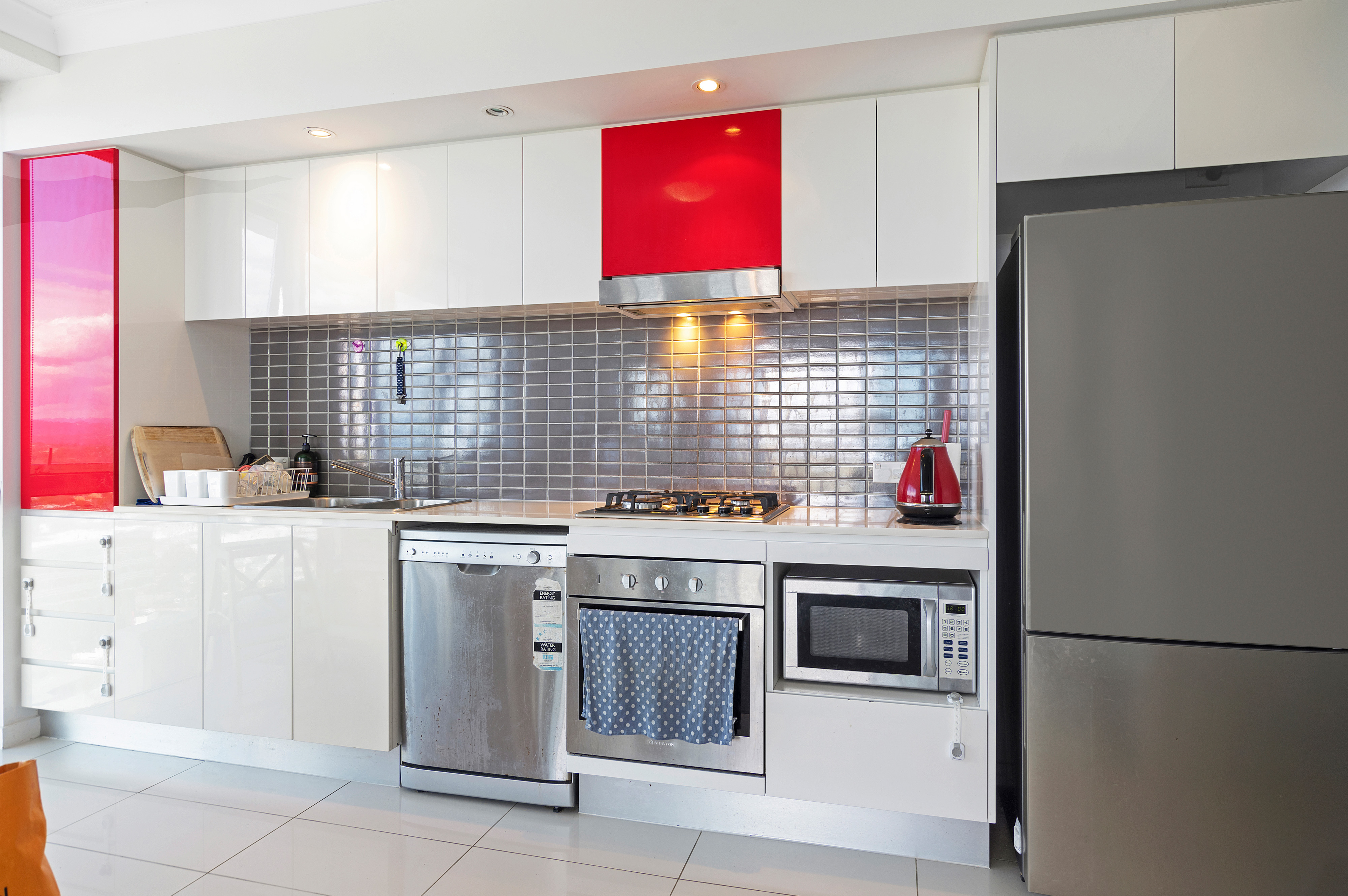 31905/9 Lawson Street, SOUTHPORT, QLD 4215, Southport - Thumbnail 3