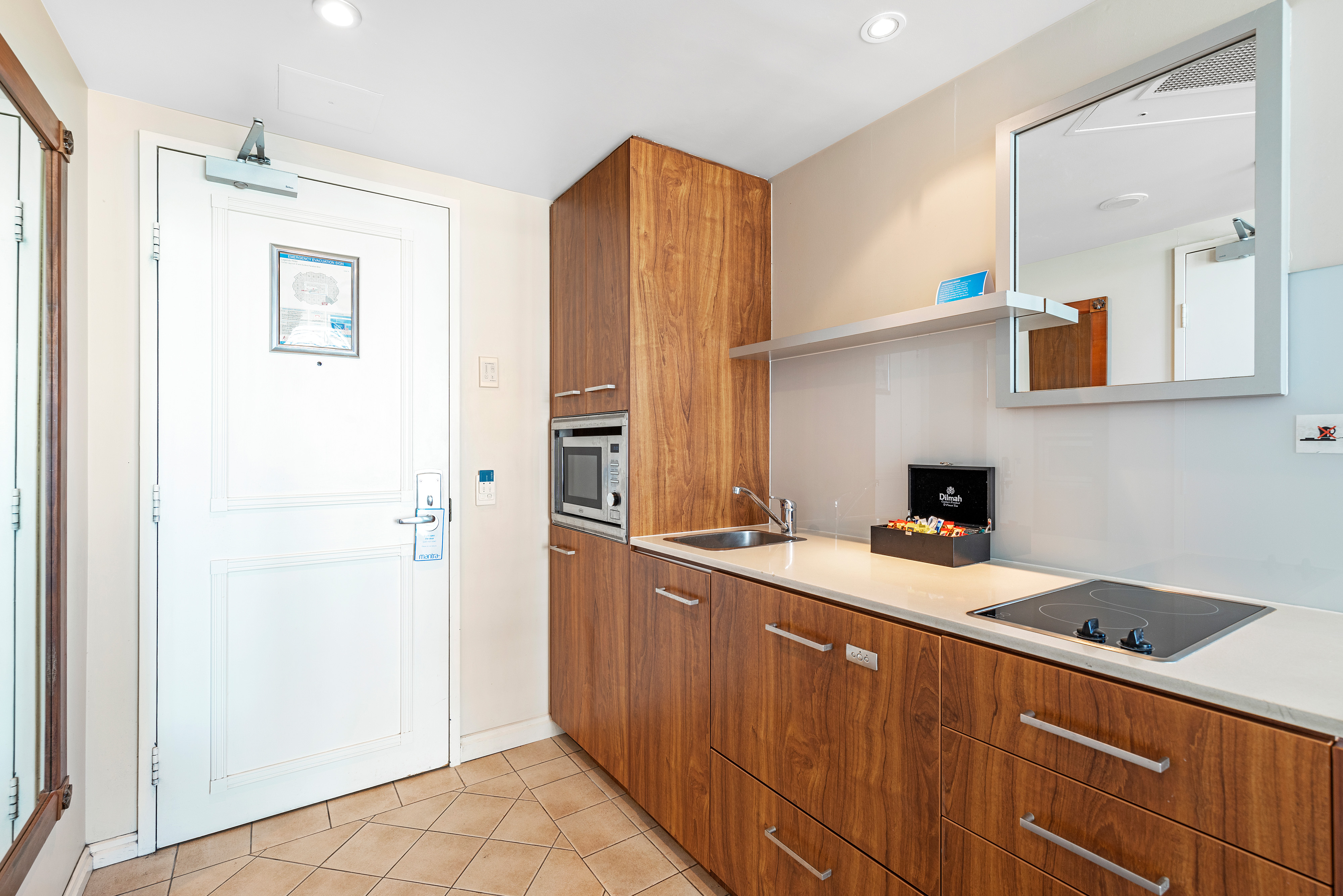 1613/1614/25 Laycock Street, SURFERS PARADISE, QLD 4217, Surfers Paradise - Thumbnail 2