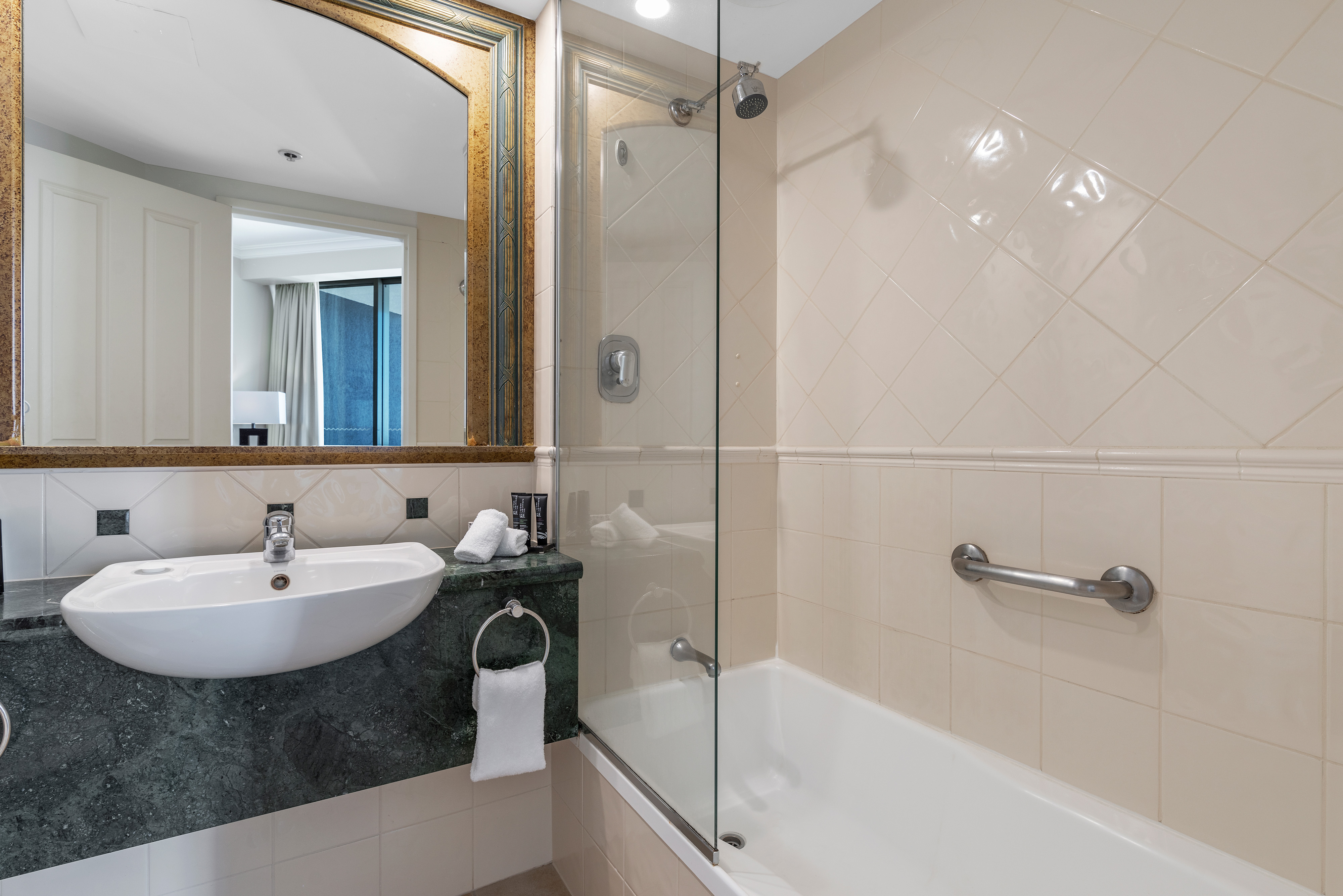 1613/1614/25 Laycock Street, SURFERS PARADISE, QLD 4217, Surfers Paradise - Thumbnail 5