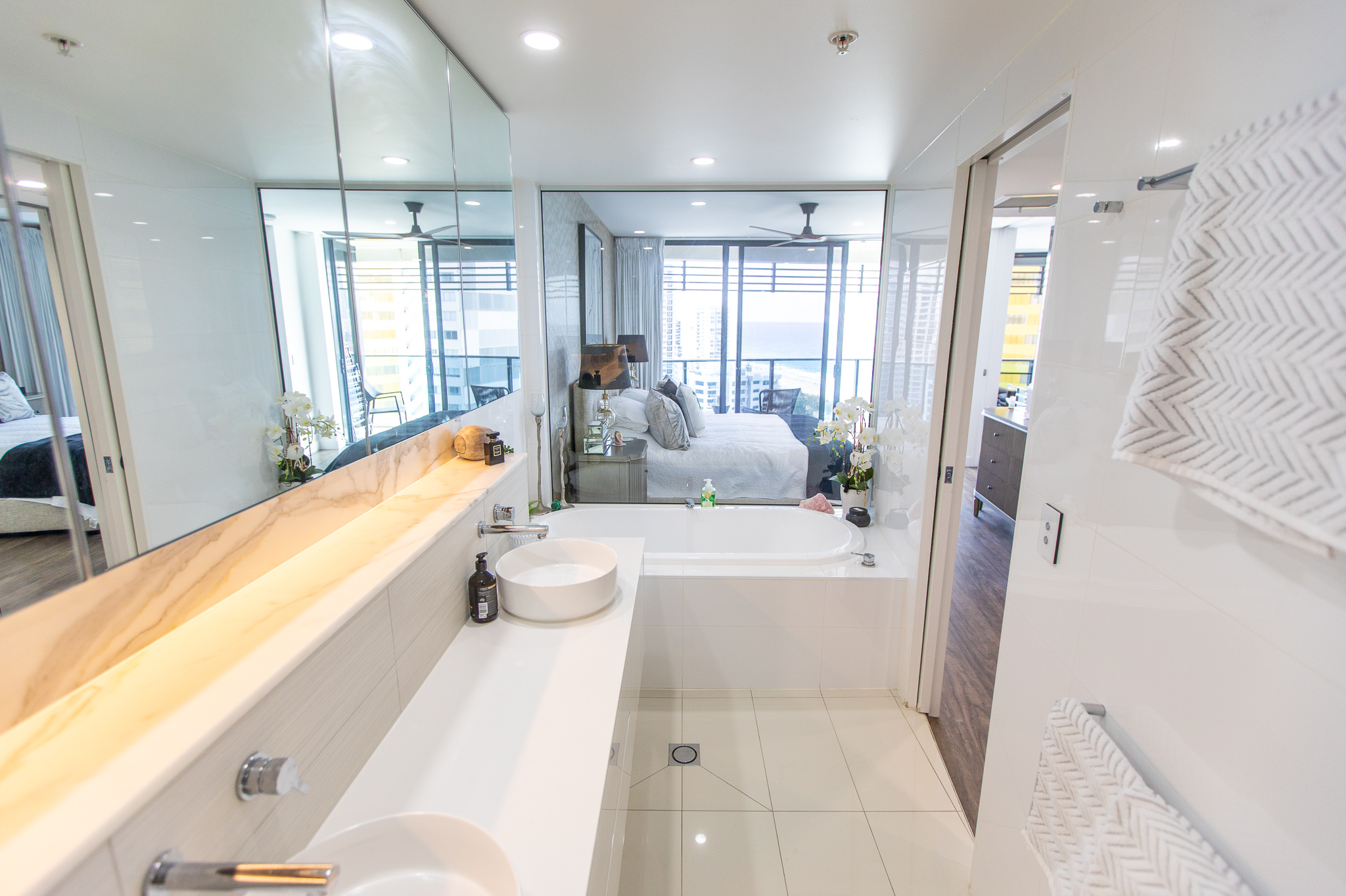 2102/1 Oracle Boulevard, BROADBEACH, QLD 4218, Broadbeach - Thumbnail 7