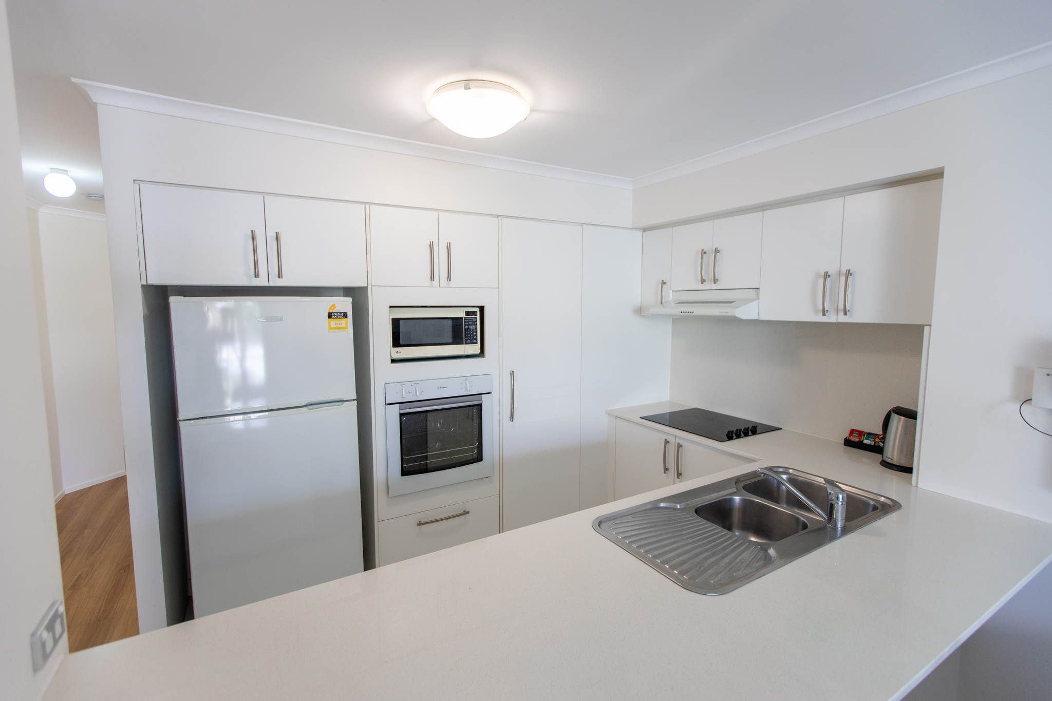 100/10-16 Alexandra Avenue, MERMAID BEACH, QLD 4218, Mermaid Beach - Thumbnail 6
