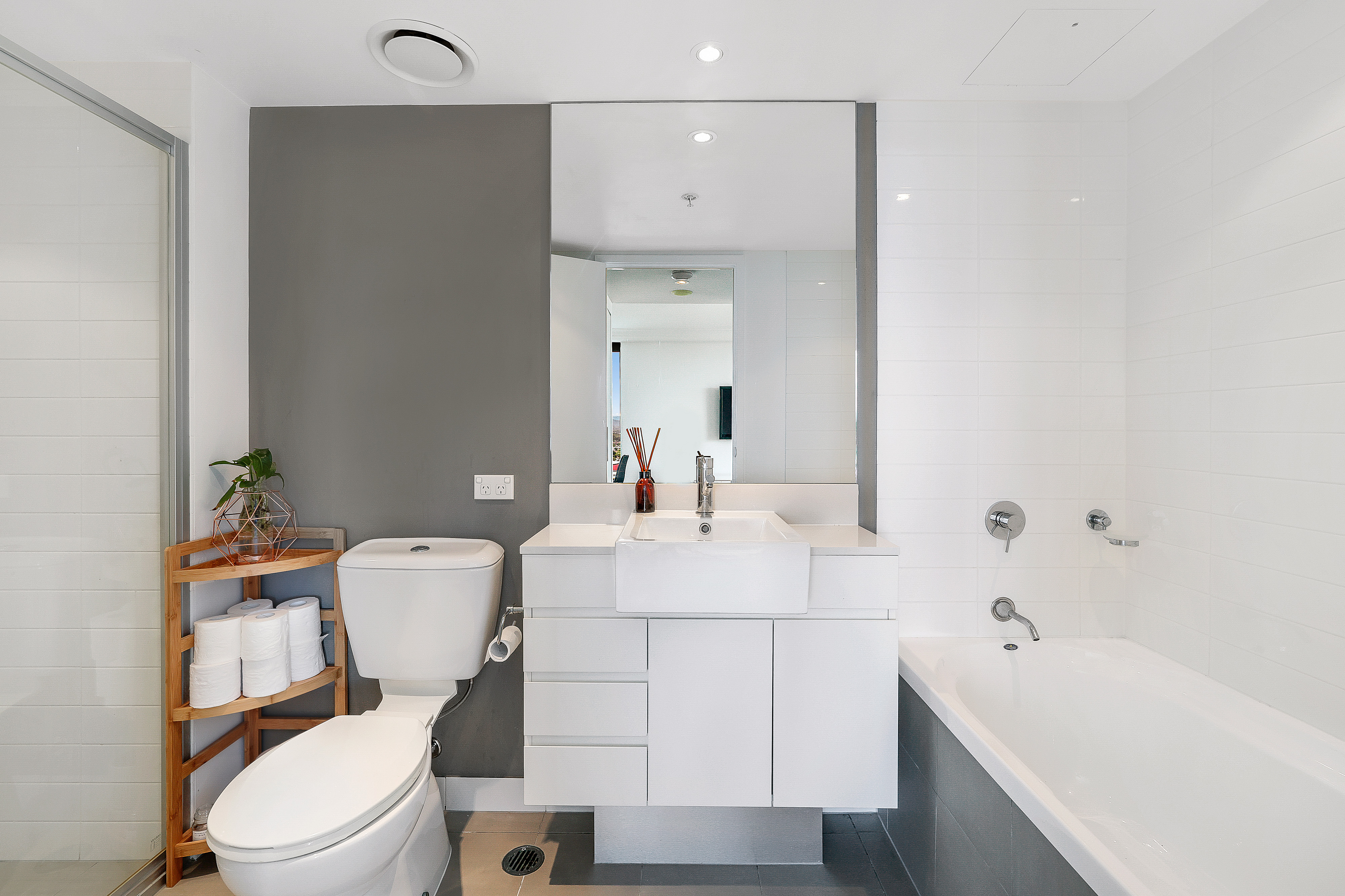 31605/9 Lawson Street, SOUTHPORT, QLD 4215, Southport - Thumbnail 6