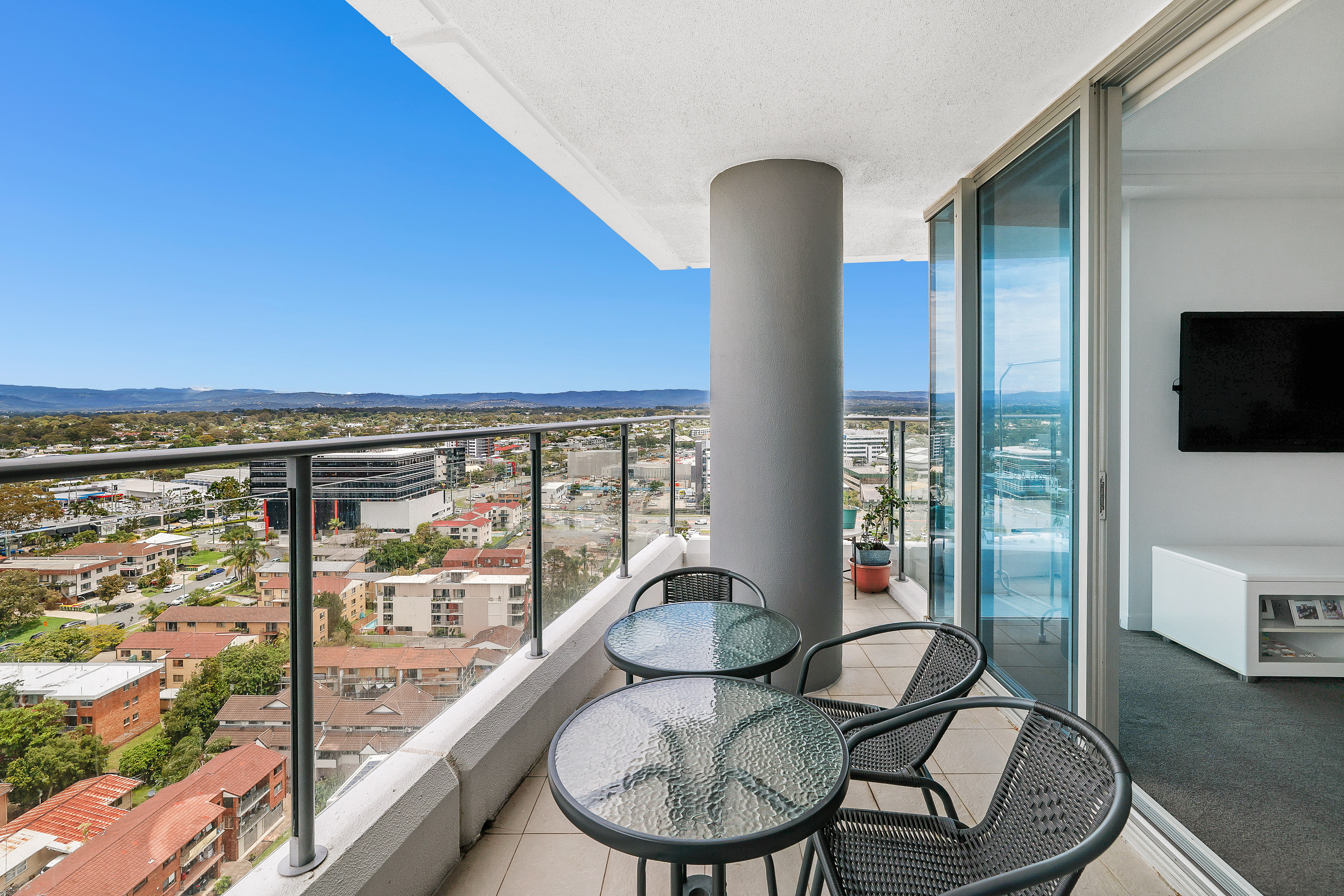 31605/9 Lawson Street, SOUTHPORT, QLD 4215, Southport - Thumbnail 4