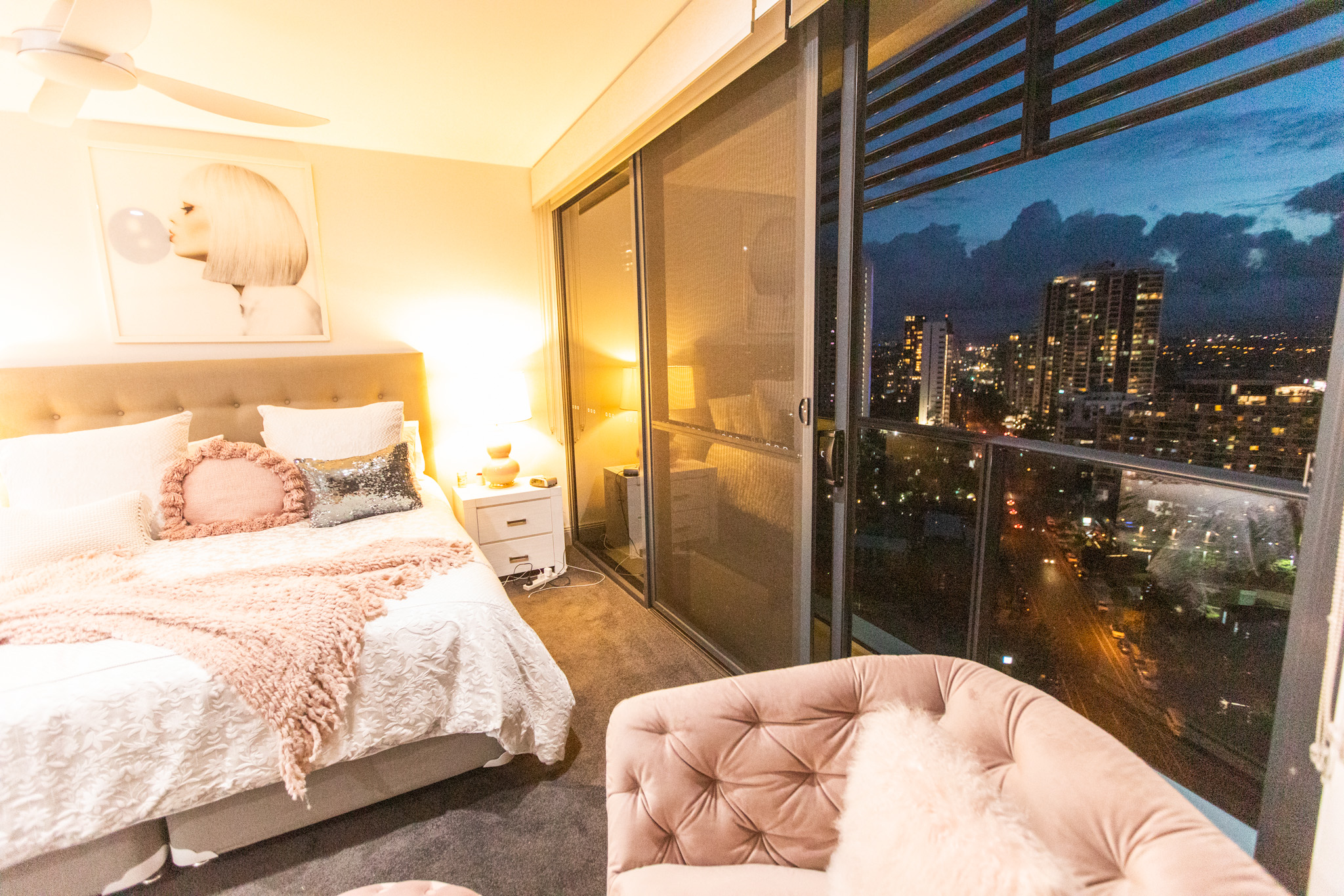 21802/21 Elizabeth Avenue, BROADBEACH, QLD 4218, Broadbeach - Thumbnail 3
