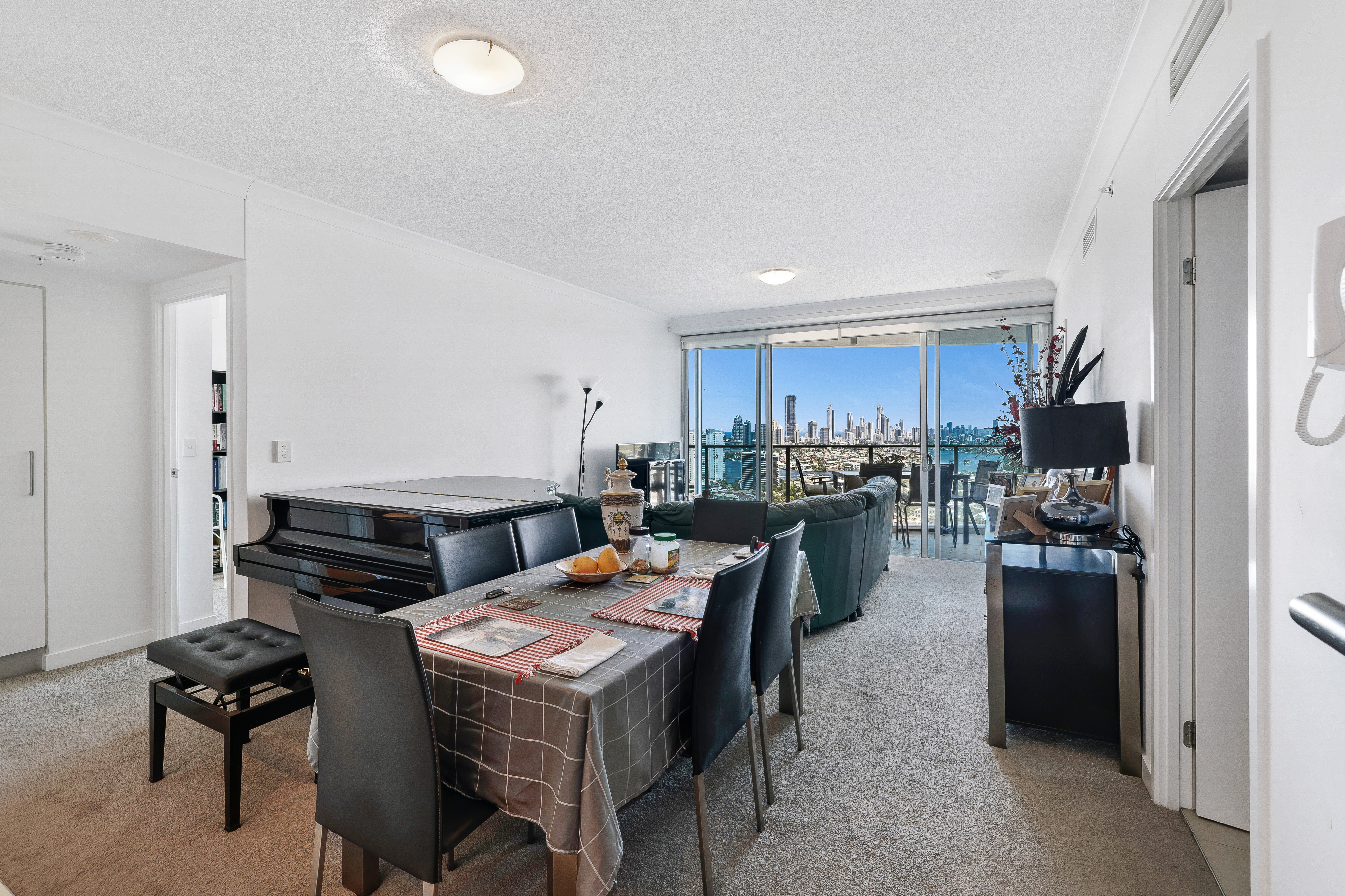 32602/9 Lawson Street, SOUTHPORT, QLD 4215, Southport - Thumbnail 4