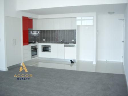33101/9 Lawson Street, SOUTHPORT, QLD 4215, Southport - Thumbnail 2