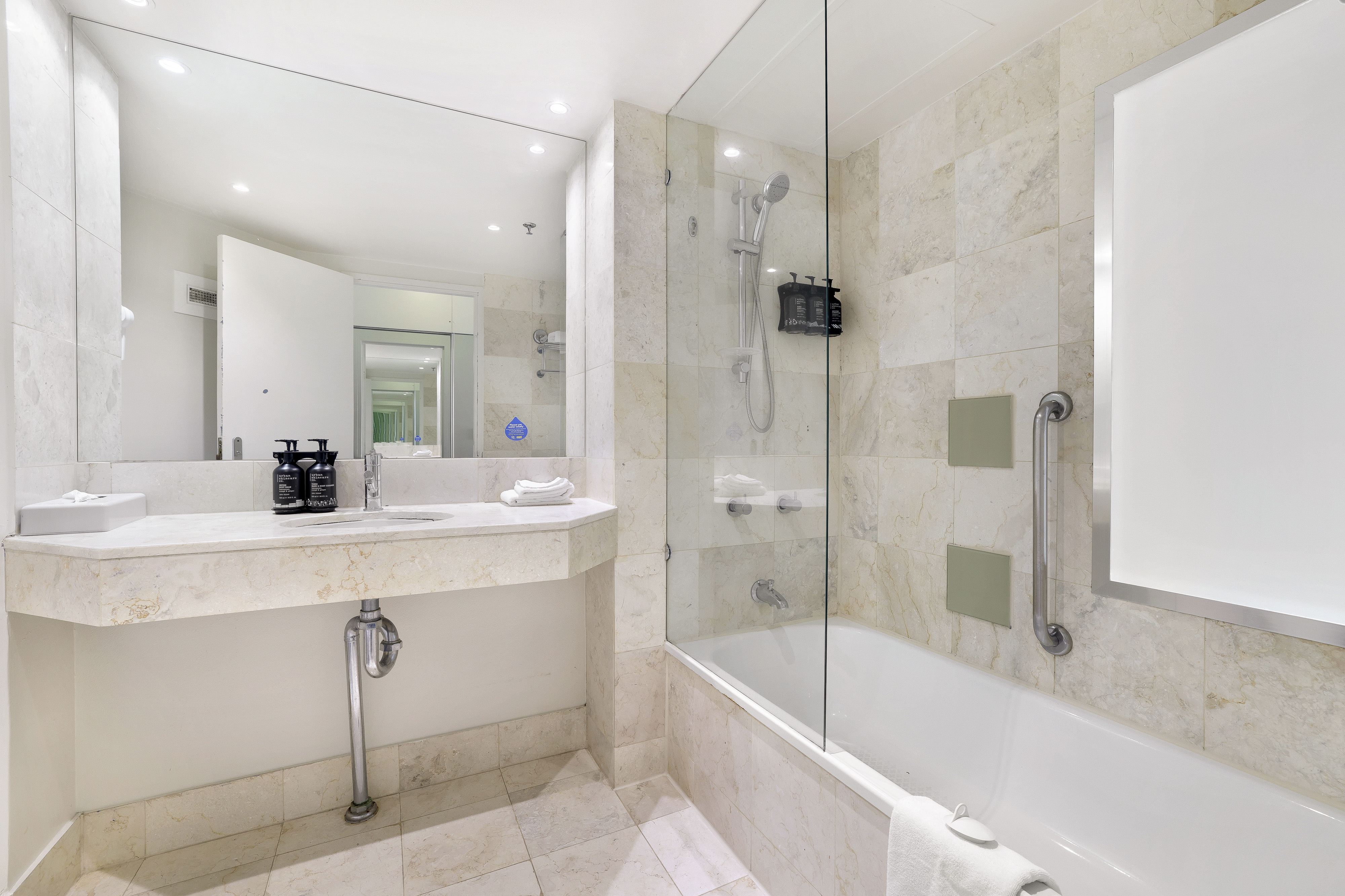1014/22 View Avenue, SURFERS PARADISE, QLD 4217, Surfers Paradise - Thumbnail 3