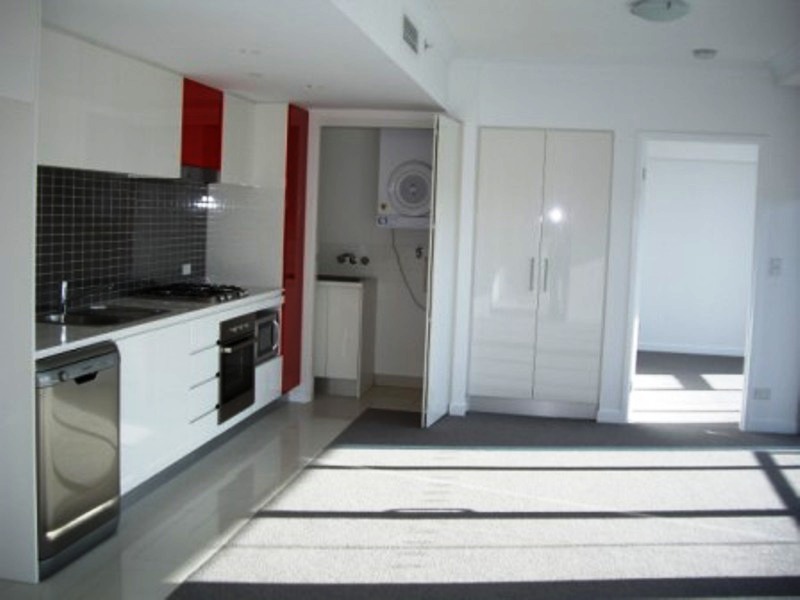 21509/5 Lawson Street, SOUTHPORT, QLD 4215, Southport - Thumbnail 2