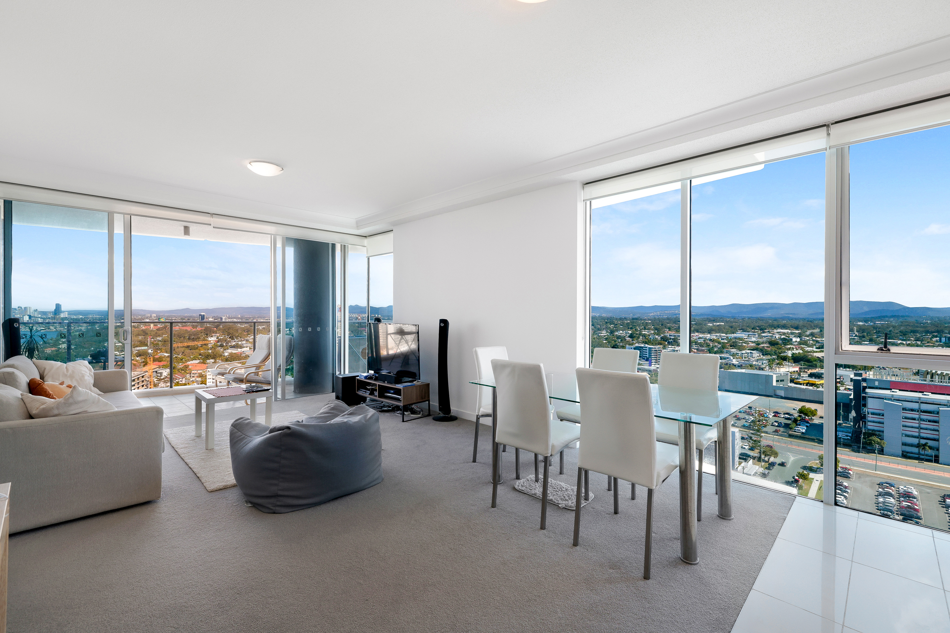 32105/9 Lawson Street, SOUTHPORT, QLD 4215, Southport - Thumbnail 2