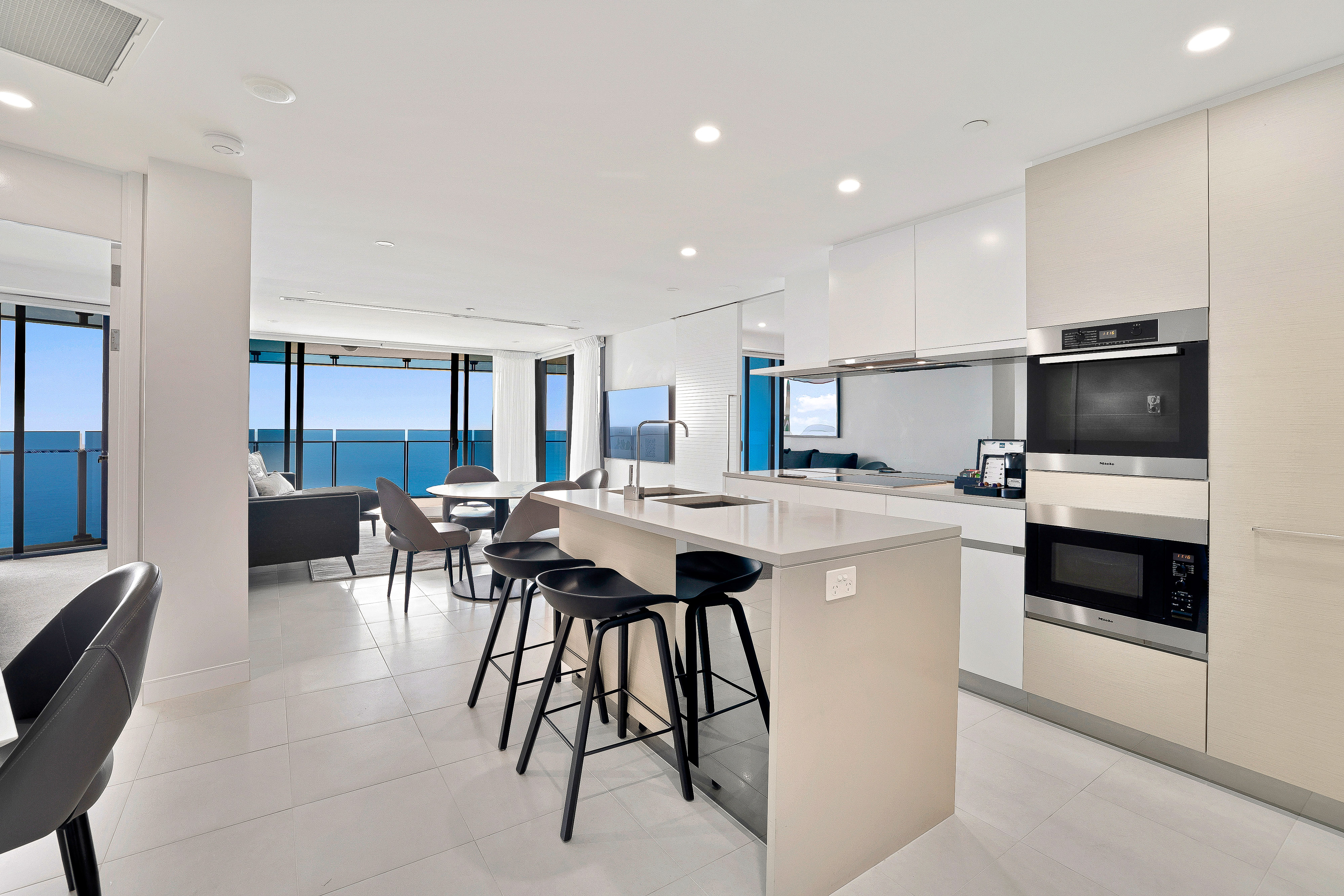 5302/4-14 The Esplanade, SURFERS PARADISE, QLD 4217, Surfers Paradise - Thumbnail 4