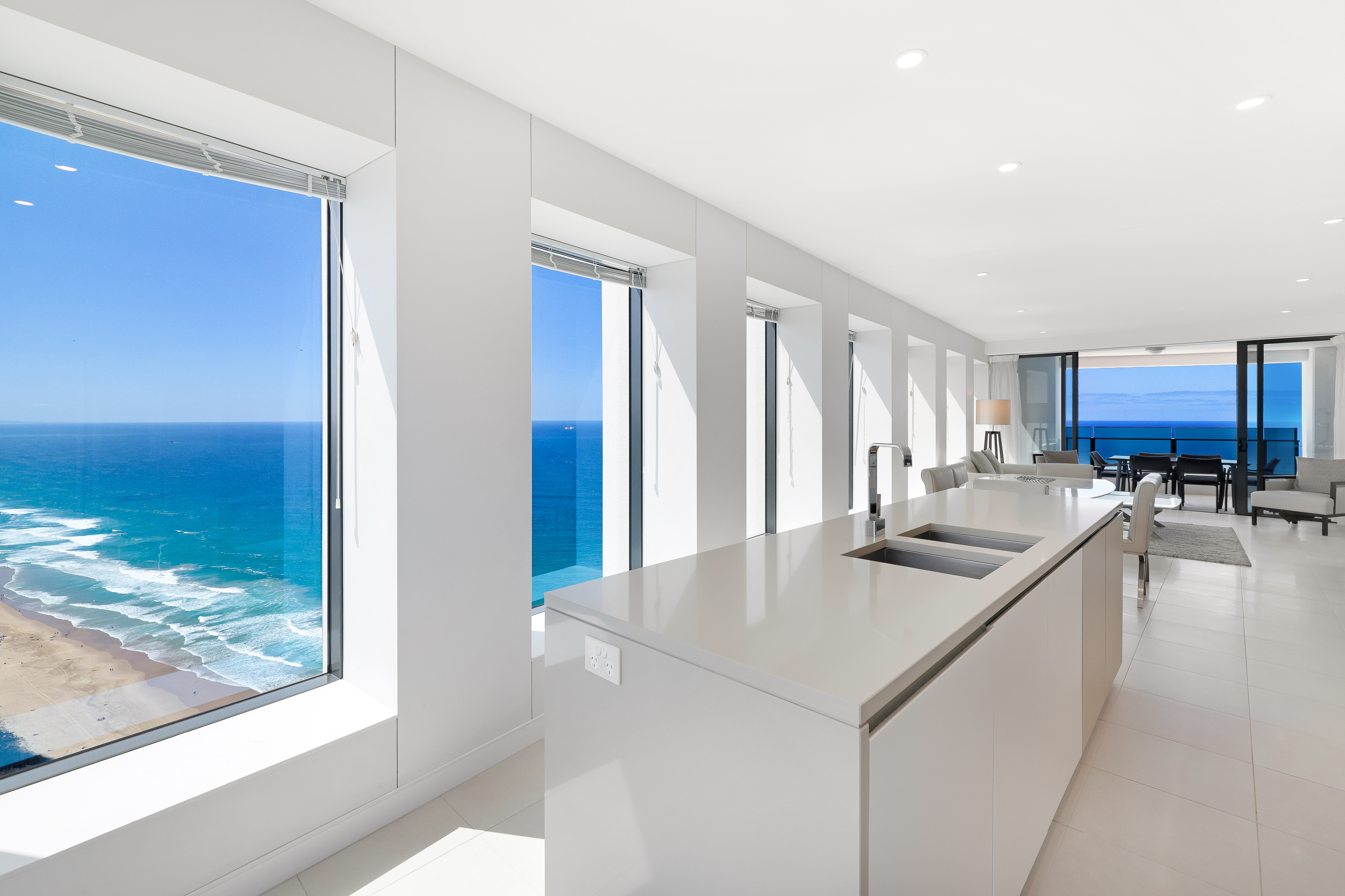 5205/4-14 The Esplanade, SURFERS PARADISE, QLD 4217, Surfers Paradise - Thumbnail 2