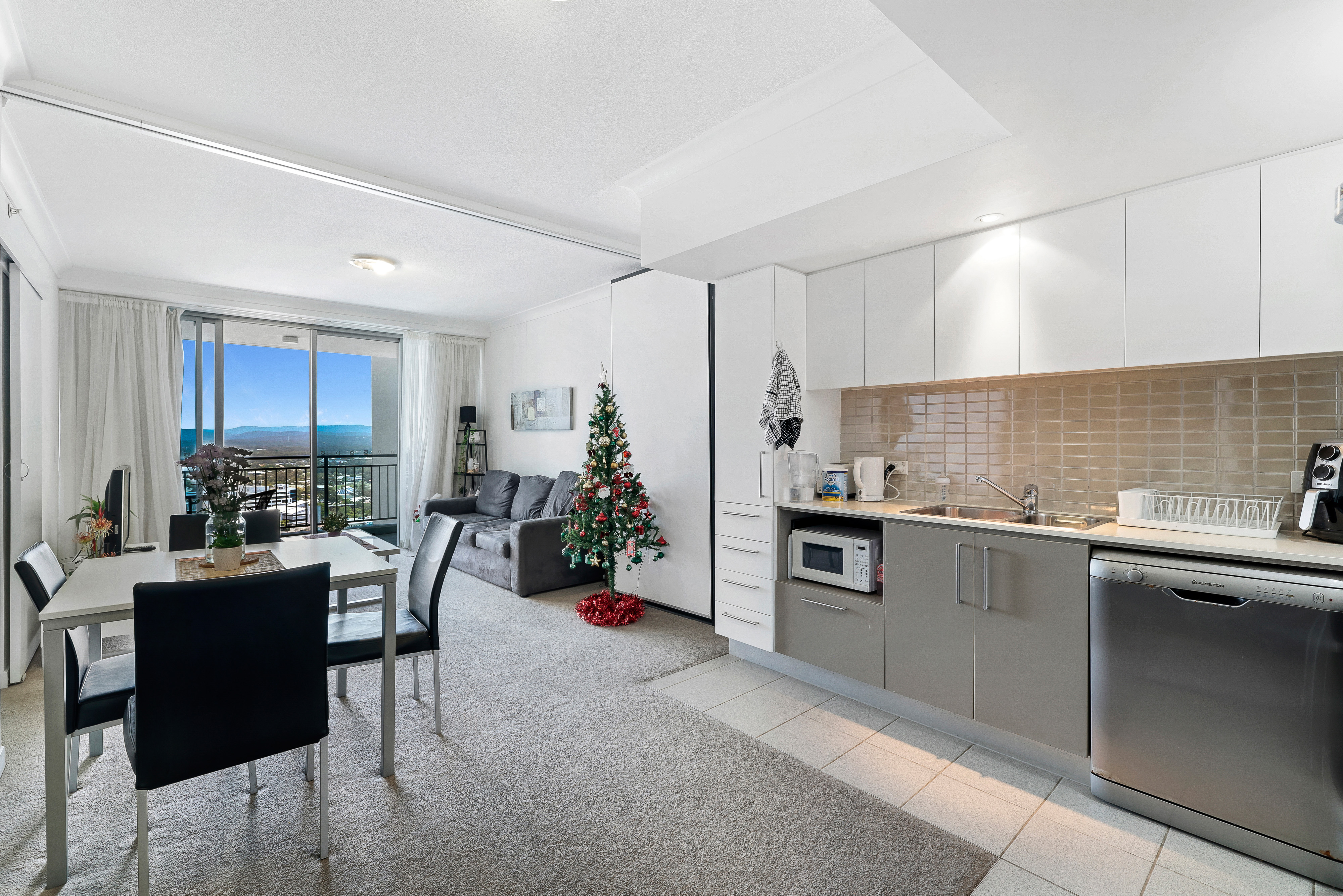 1249/56 Scarborough Street, SOUTHPORT, QLD 4215, Southport - Thumbnail 3