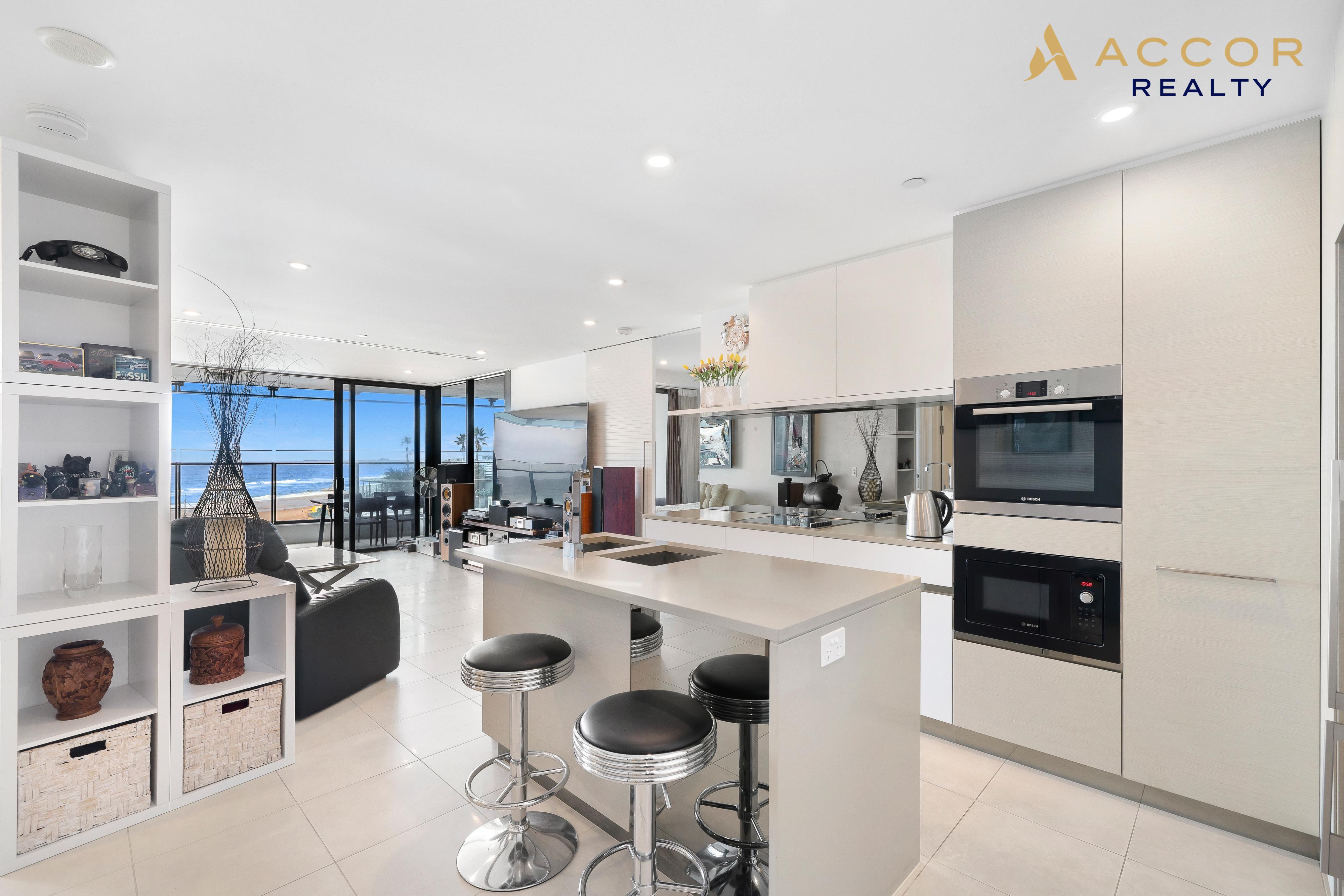402/4 The Esplanade, SURFERS PARADISE, QLD 4217, Surfers Paradise - Thumbnail 2