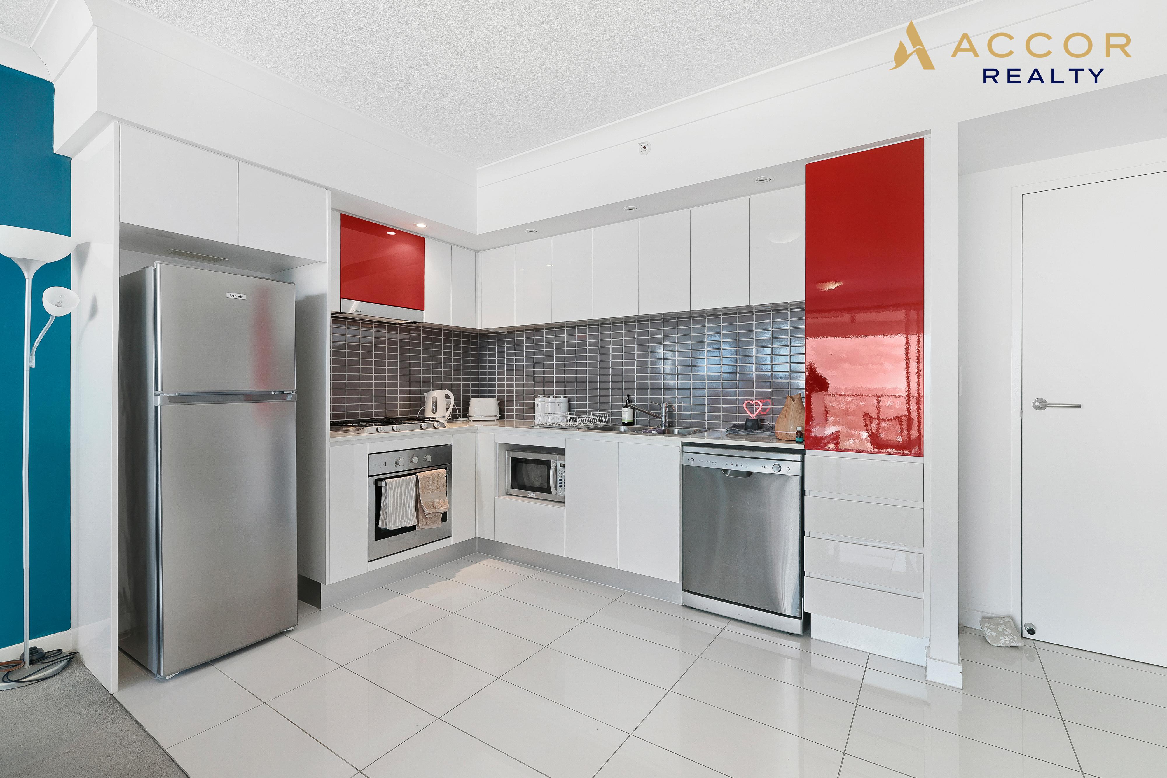 32104/9 Lawson Street, SOUTHPORT, QLD 4215, Southport - Thumbnail 3