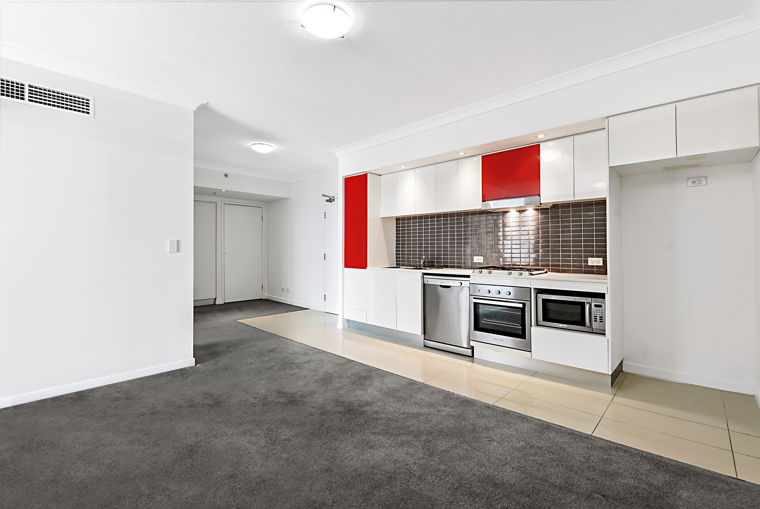 32110 "Southport Central" 9 Lawson Street, SOUTHPORT, QLD 4215, Southport - Thumbnail 3