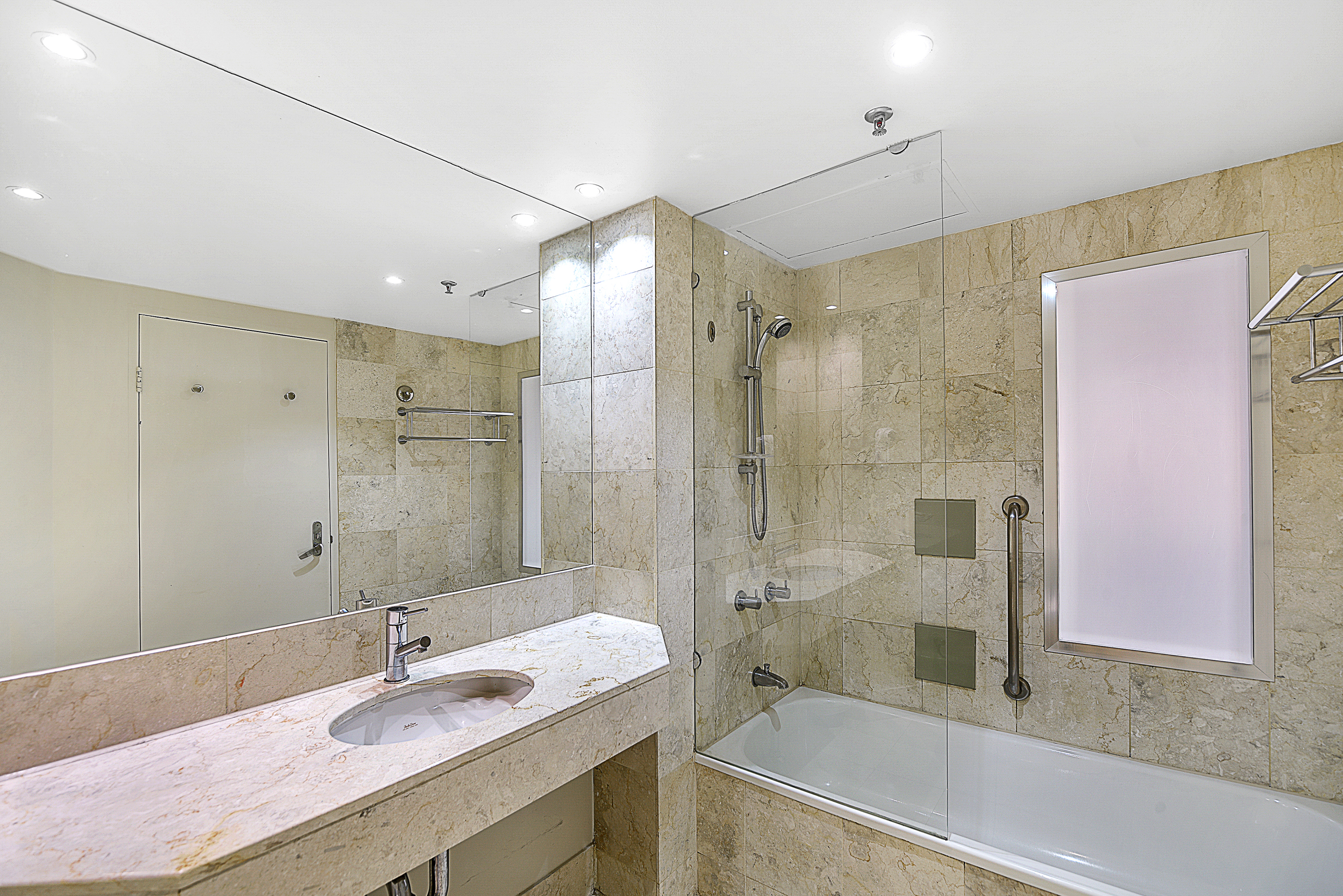 1011 'Mantra on View' 3197 Surfers Paradise Blvd, SURFERS PARADISE, QLD 4217, Surfers Paradise - Thumbnail 5