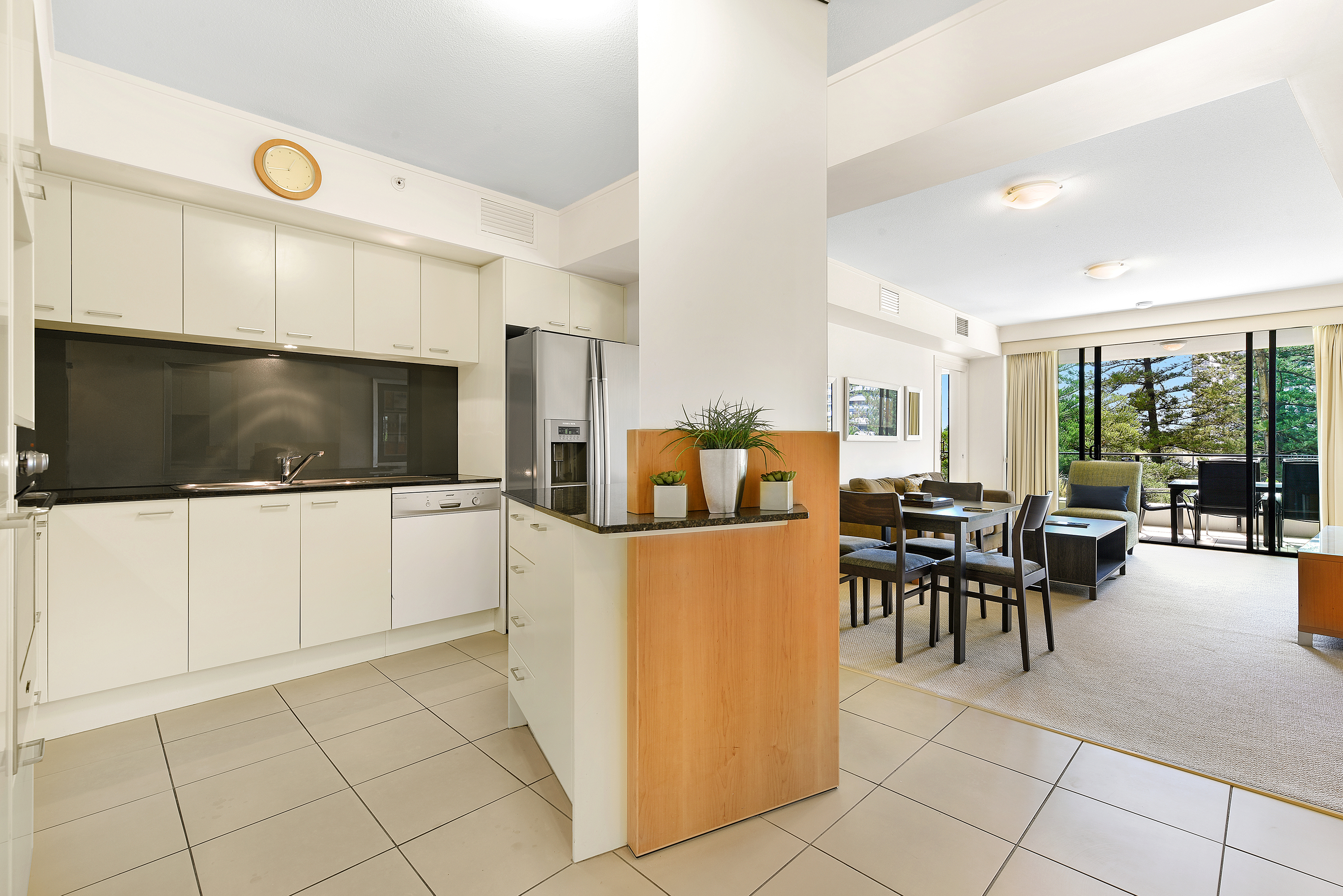 203/2685-2689 Gold Coast Highway, Broadbeach - Thumbnail 2