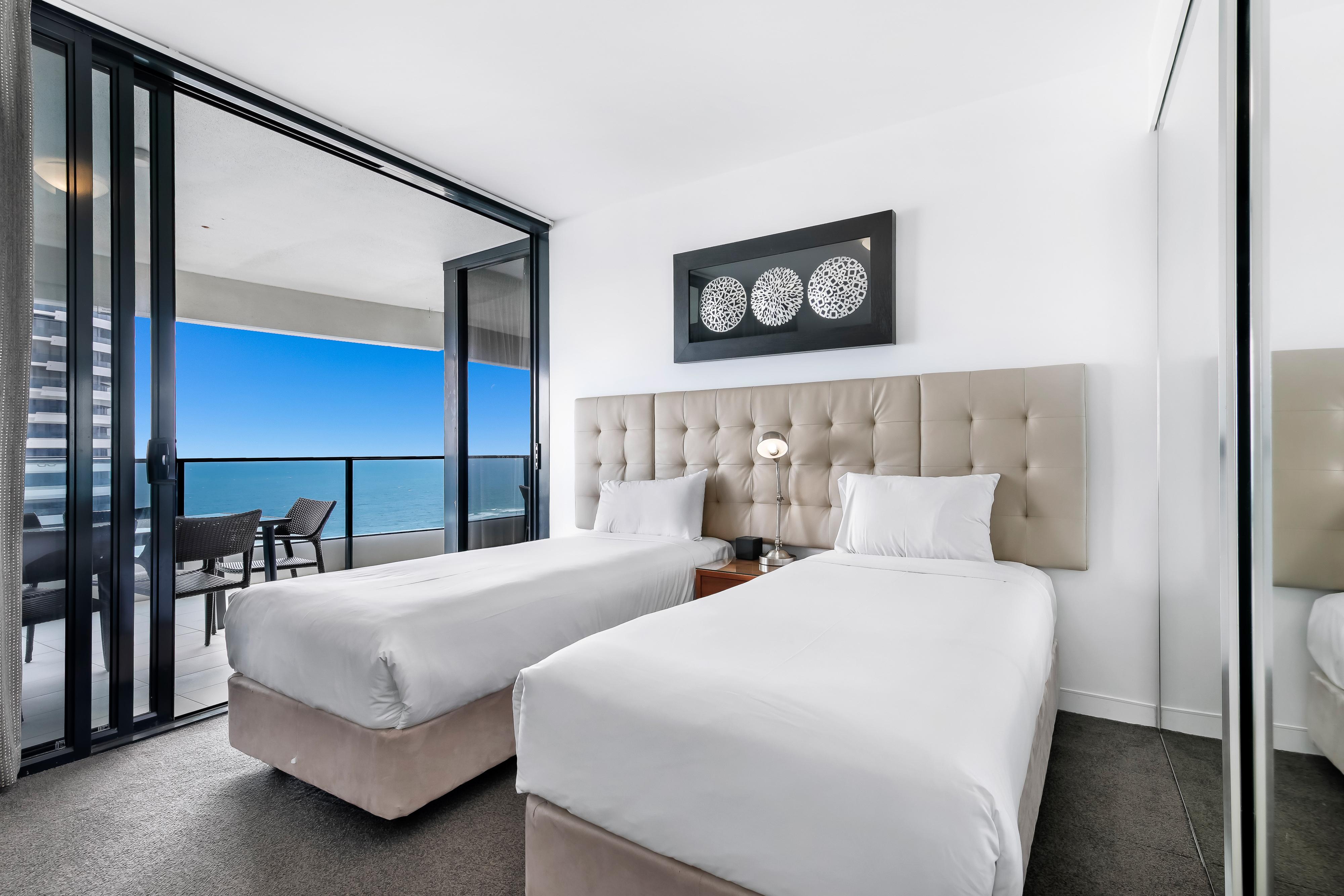 22406 "Peppers Broadbeach' 21 Elizabeth Avenue, BROADBEACH, QLD 4218, Broadbeach - Thumbnail 3