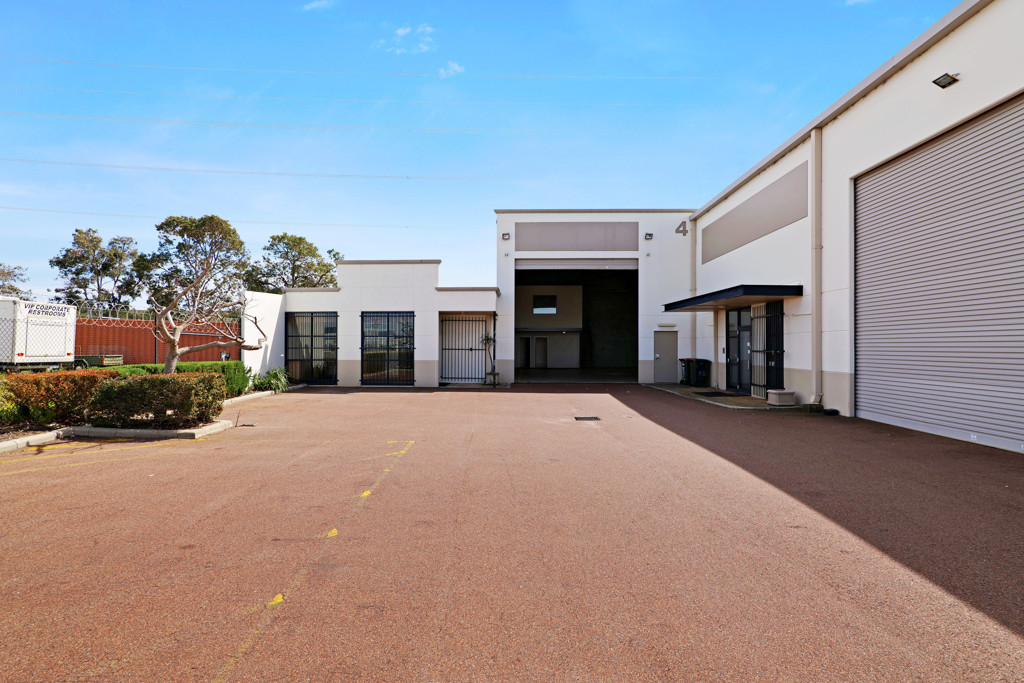 4/79 Catalano Circuit, Canning Vale WA 6155