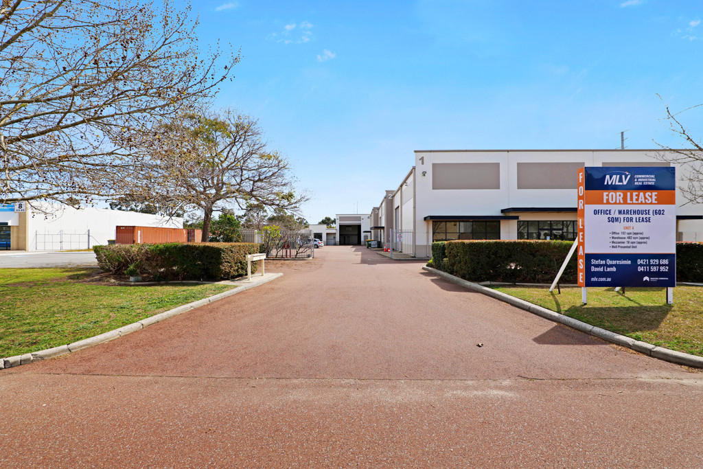 4/79 Catalano Circuit, Canning Vale WA 6155