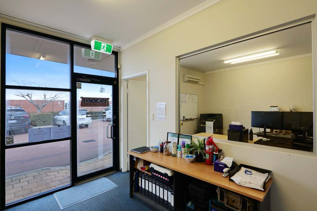 2/79 Catalano Circuit, Canning Vale WA 6155