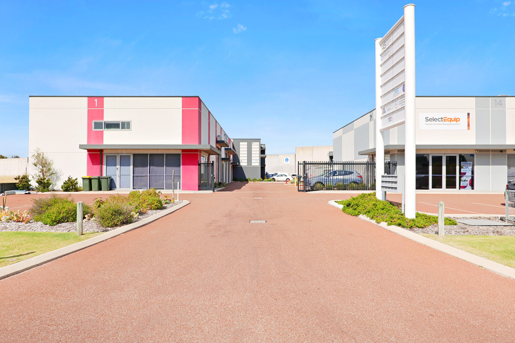 4/45 Barley Place, Canning Vale WA 6155