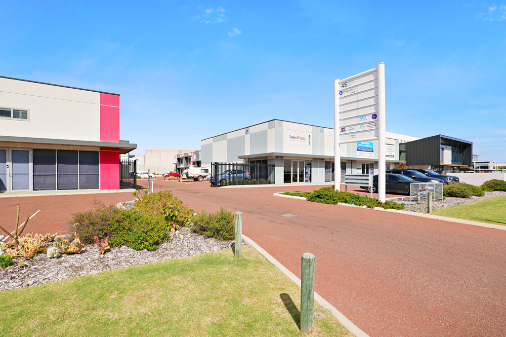 4/45 Barley Place, Canning Vale WA 6155