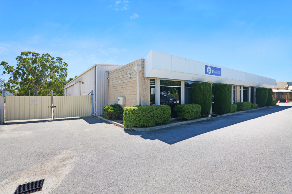 16 Sorbonne Crescent, Canning Vale WA 6155