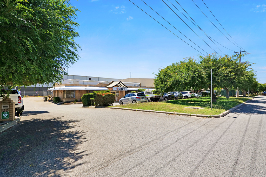 20 Sorbonne Crescent, Canning Vale WA 6155