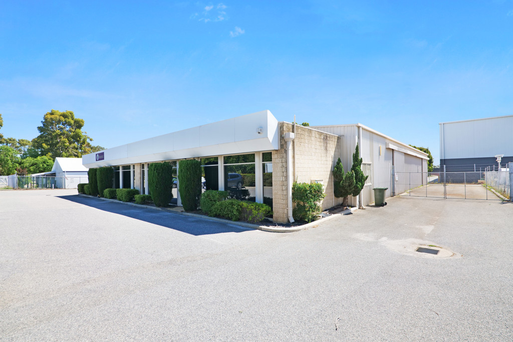 18 Sorbonne Crescent, Canning Vale WA 6155
