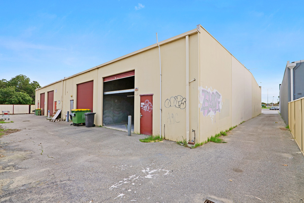 Unit 1/4 Nicholson Road, Beckenham WA 6107