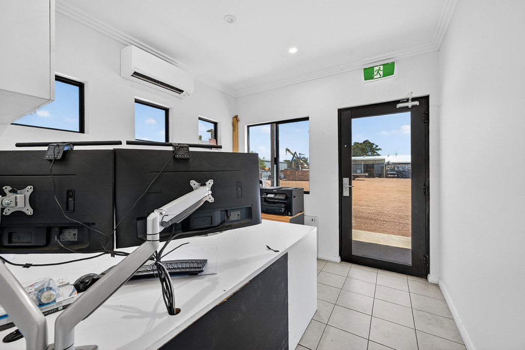 Unit 2/39 Golding Crescent, Picton East WA 6229