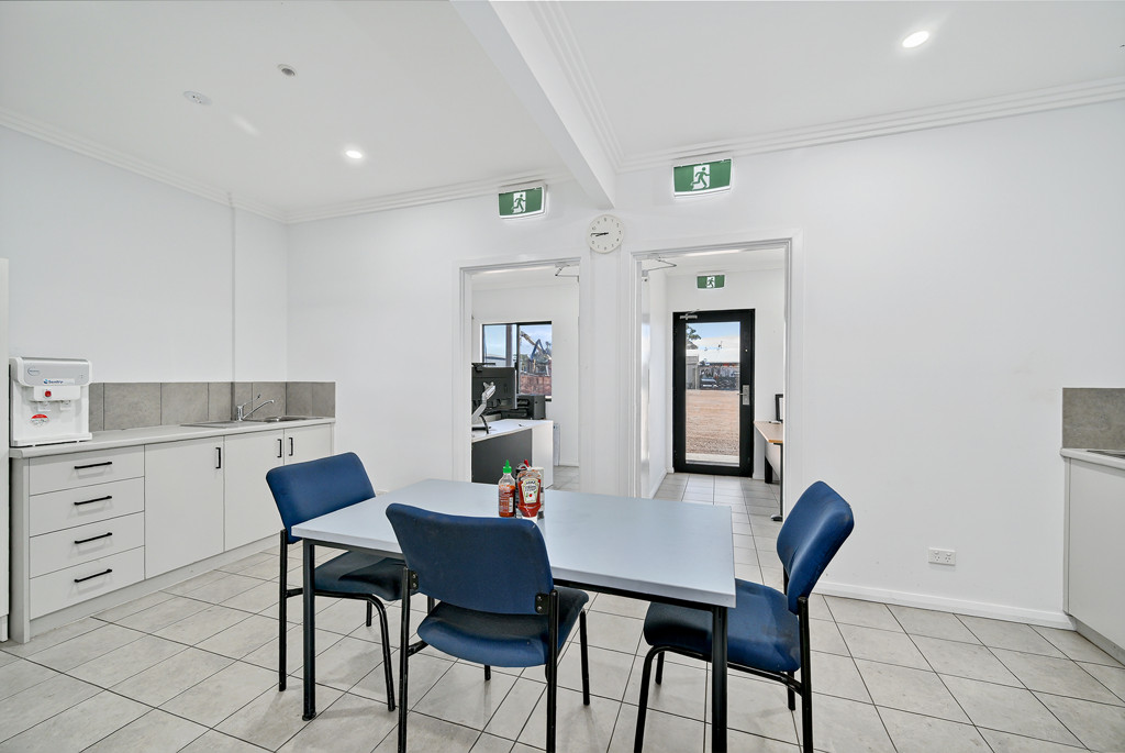 Unit 2/39 Golding Crescent, Picton East WA 6229