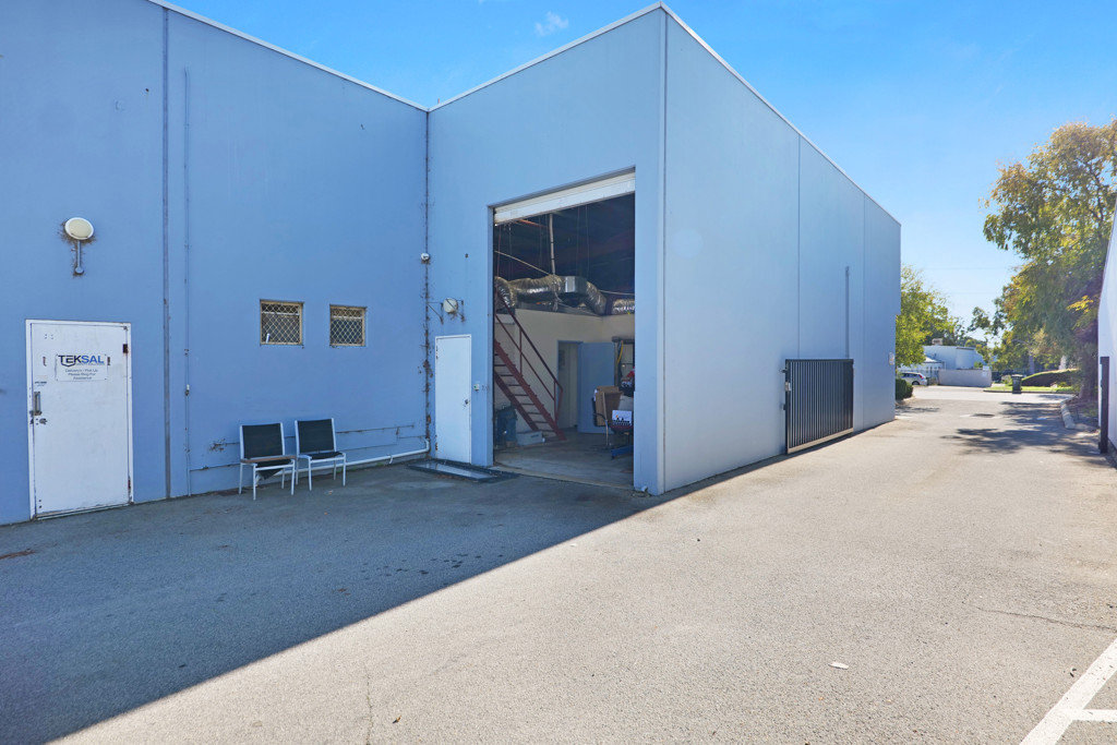 Unit 1/13-17 Sorbonne Crescent, Canning Vale WA 6155