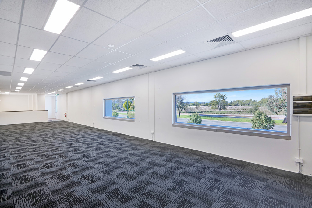 2 Hensbrook Loop, Forrestdale WA 6112
