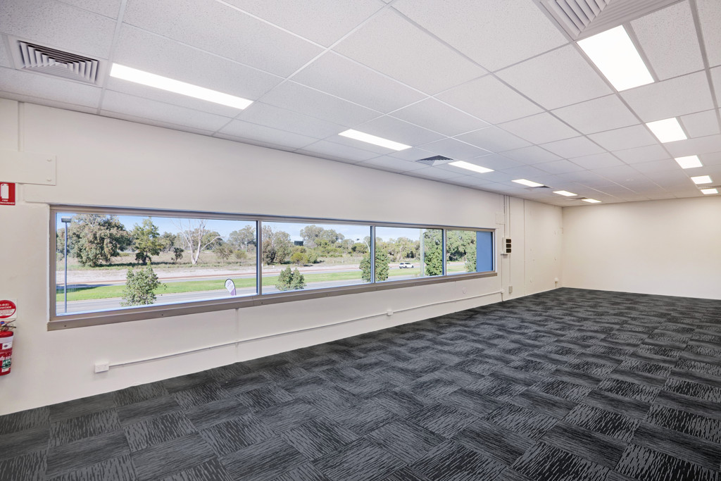 2 Hensbrook Loop, Forrestdale WA 6112