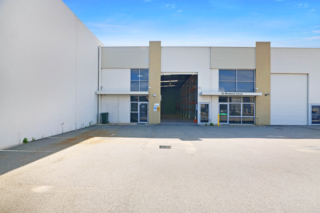Unit 1/35 Mordaunt Circuit, Canning Vale WA 6155