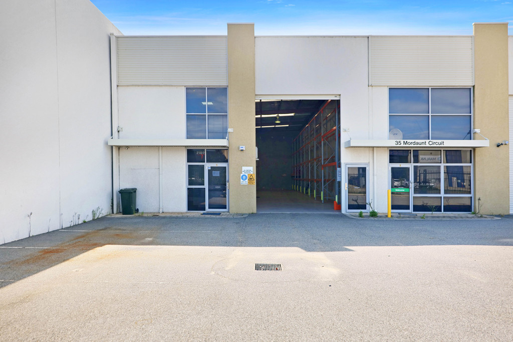 Unit 1/35 Mordaunt Circuit, Canning Vale WA 6155