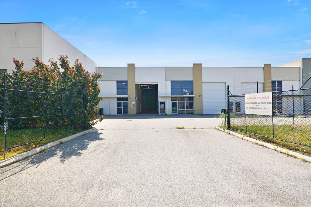 Unit 1/35 Mordaunt Circuit, Canning Vale WA 6155