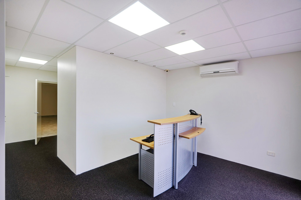 Unit 1/35 Mordaunt Circuit, Canning Vale WA 6155