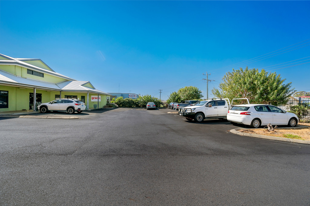 Unit 1/88 King Road, East Bunbury WA 6230