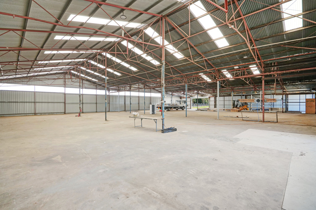 1964 Albany Highway, Maddington WA 6109