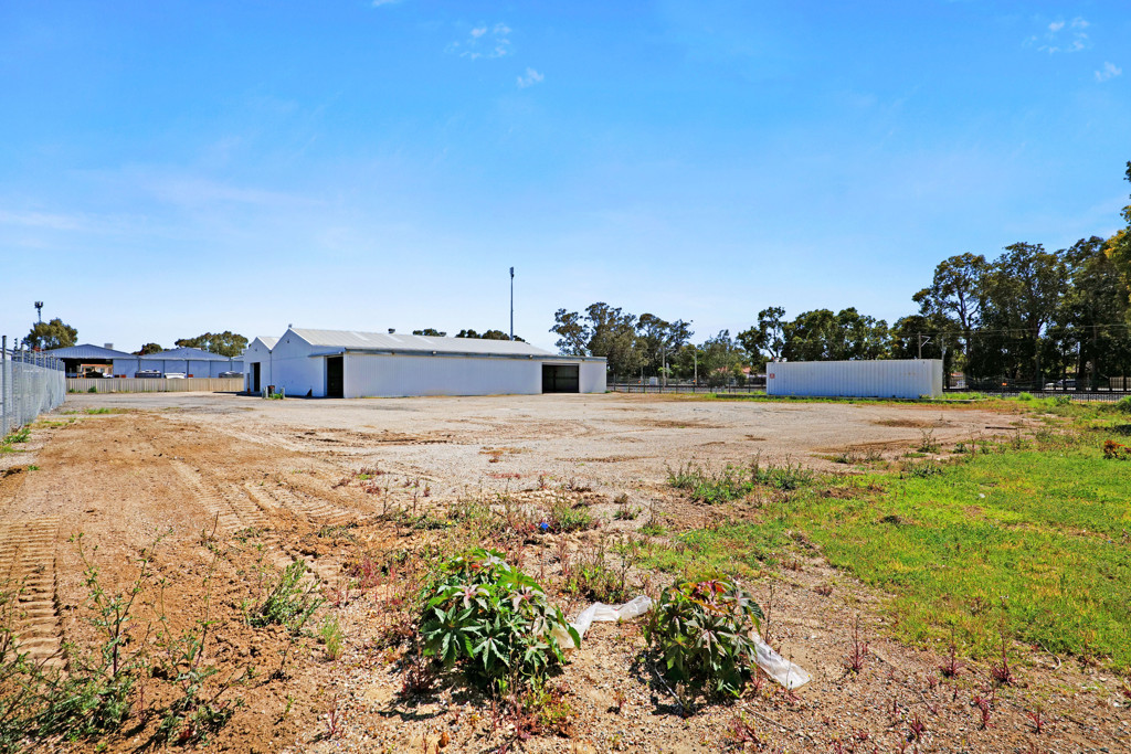 1964 Albany Highway, Maddington WA 6109
