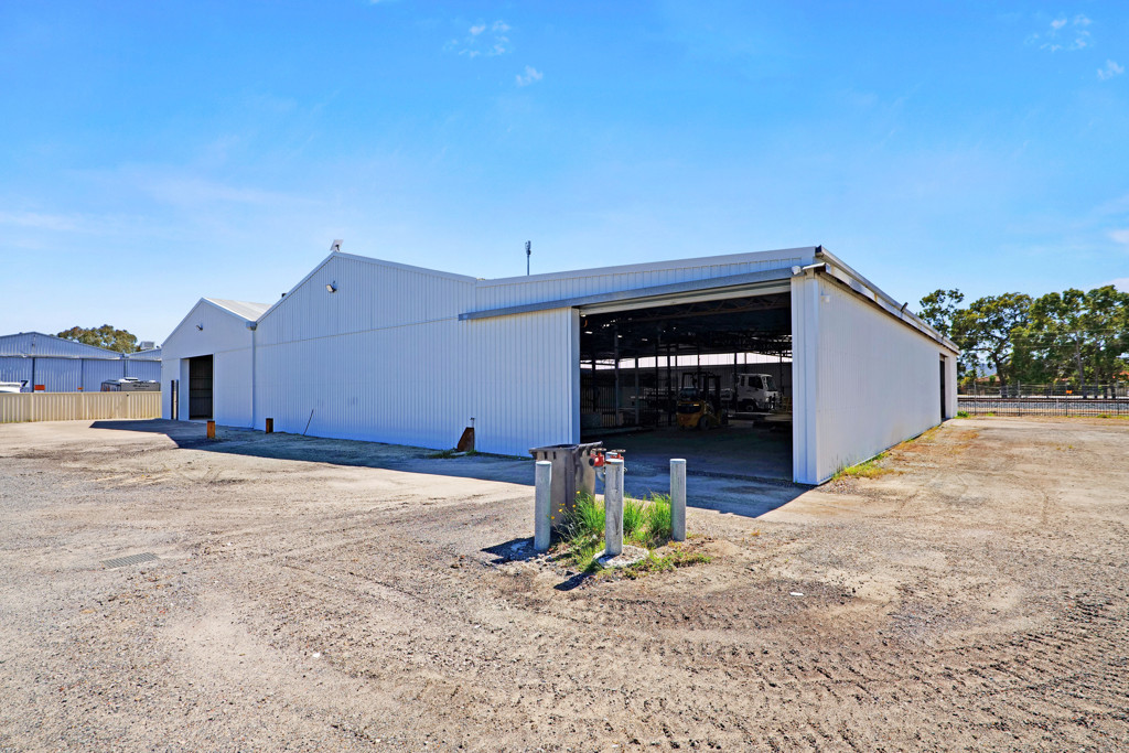 1964 Albany Highway, Maddington WA 6109