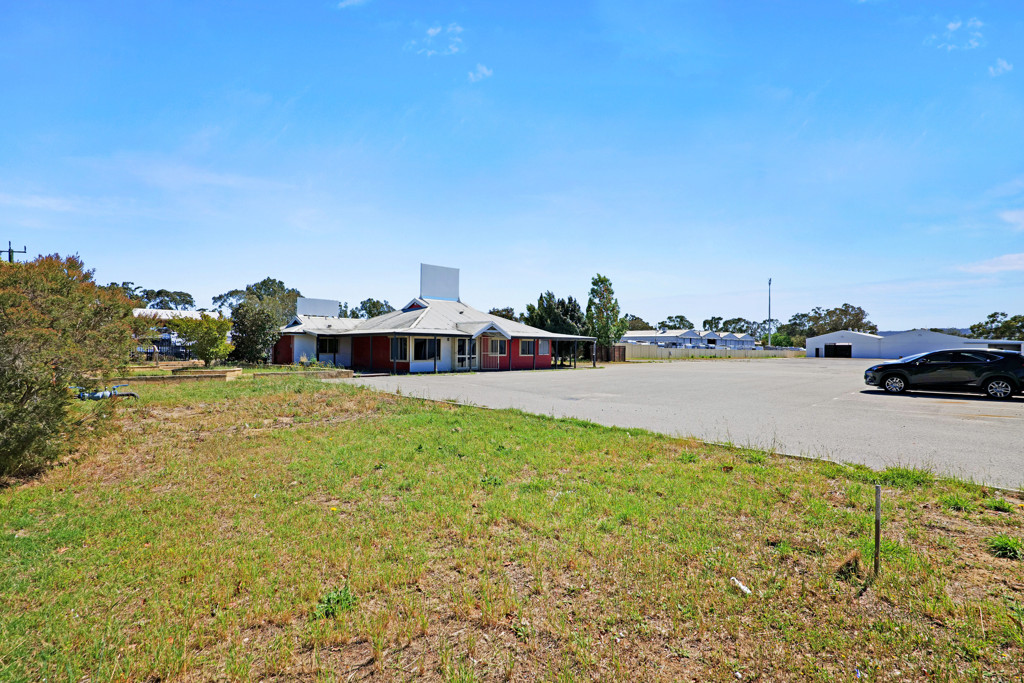 1964 Albany Highway, Maddington WA 6109